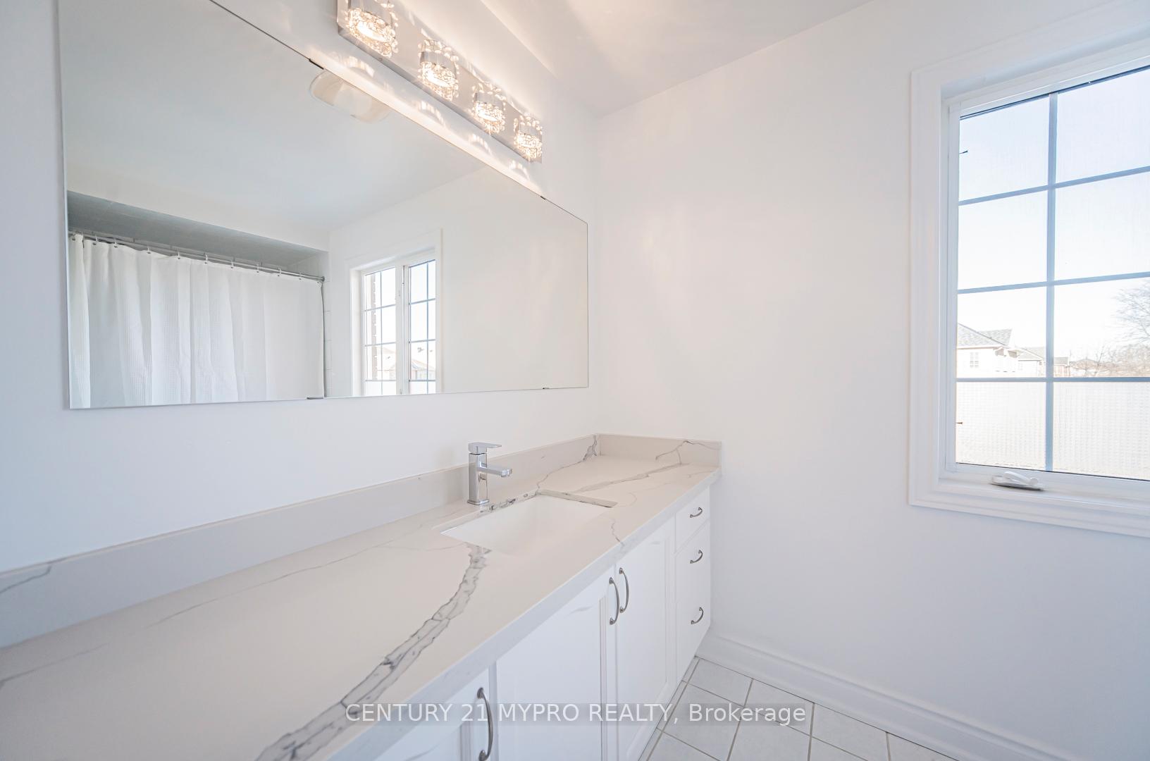 Photo 19 of 75 Westchester Crescent, Markham, Berczy — HOMEH