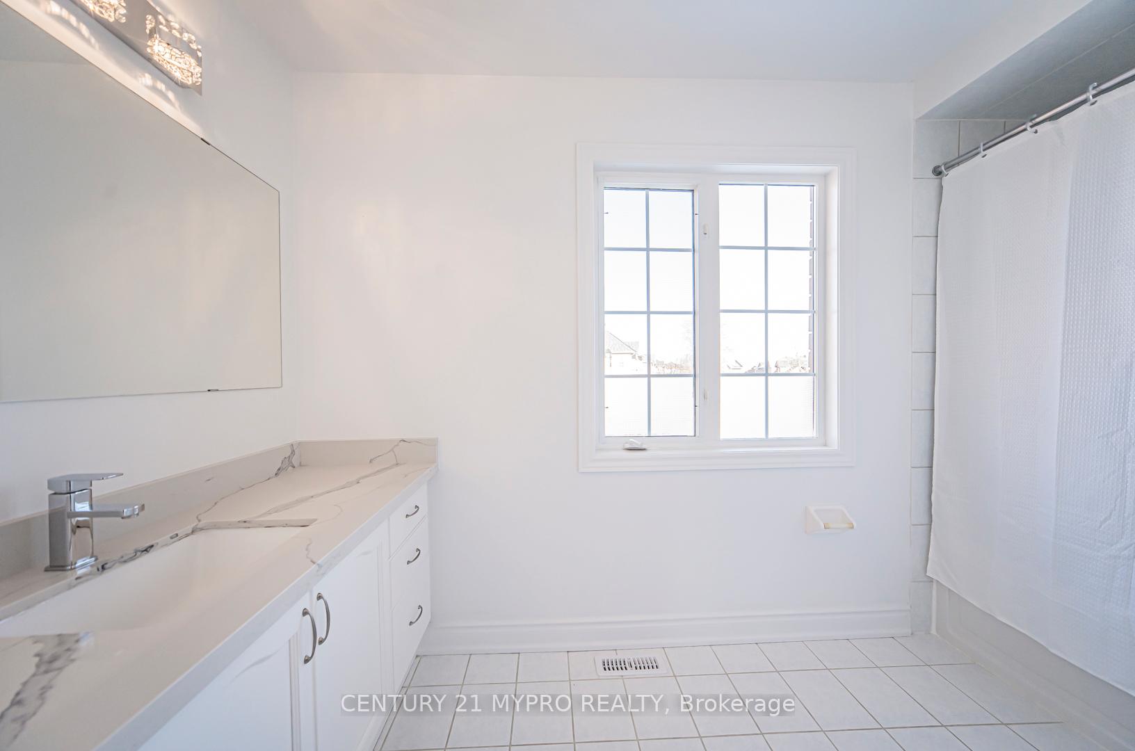 Photo 20 of 75 Westchester Crescent, Markham, Berczy — HOMEH