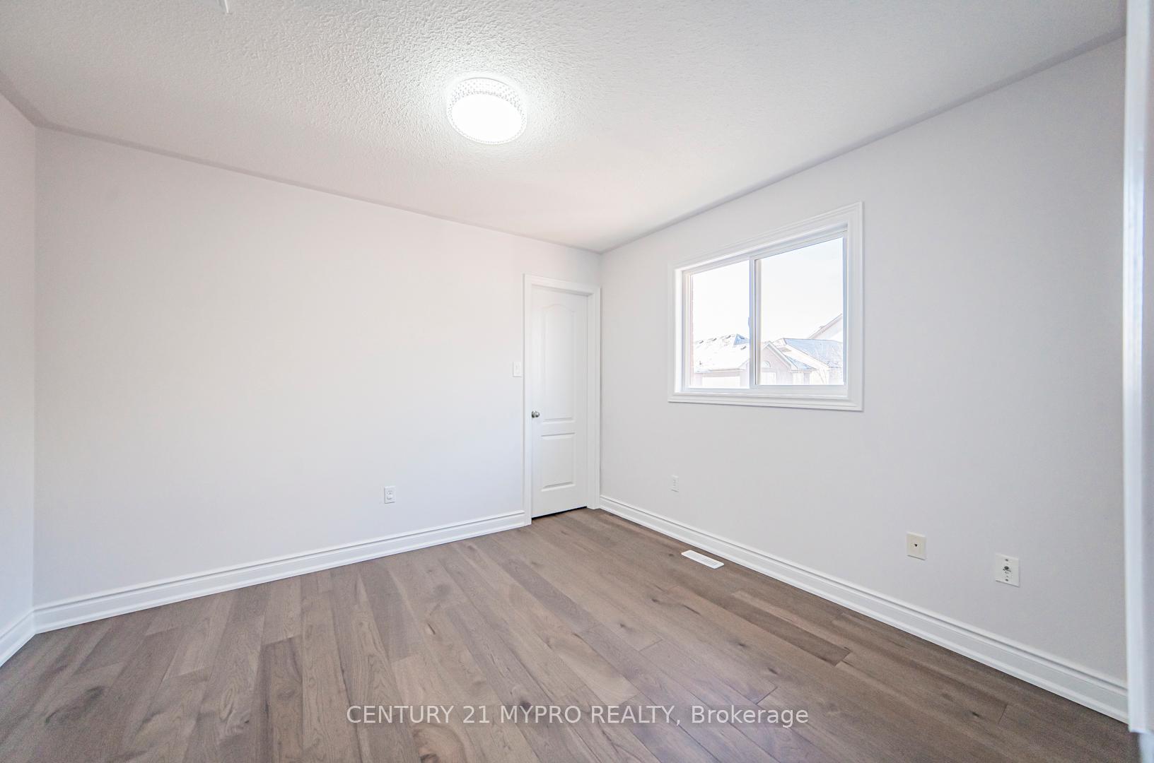 Photo 21 of 75 Westchester Crescent, Markham, Berczy — HOMEH