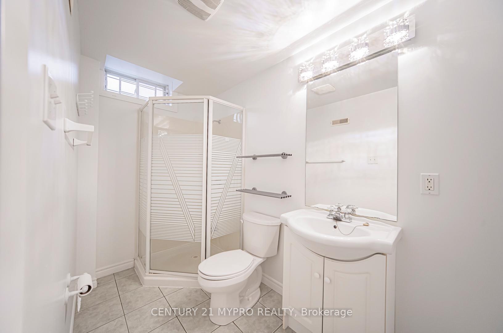 Photo 24 of 75 Westchester Crescent, Markham, Berczy — HOMEH