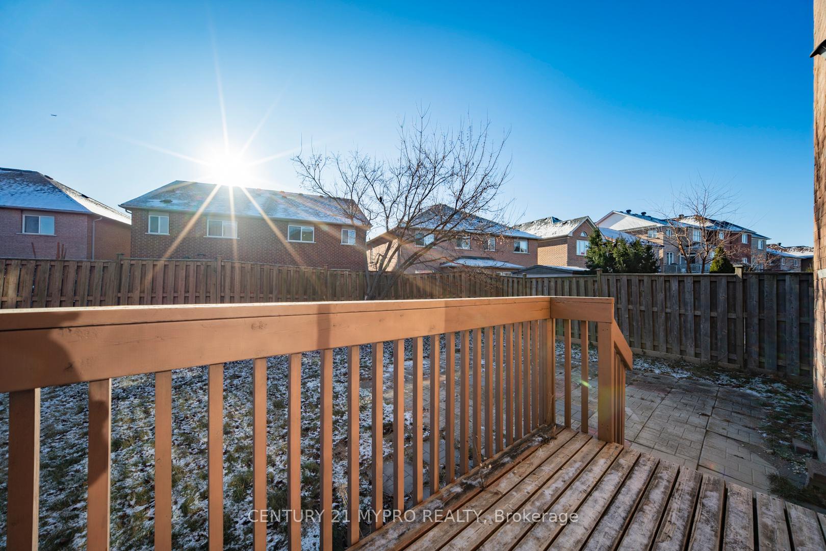Photo 25 of 75 Westchester Crescent, Markham, Berczy — HOMEH