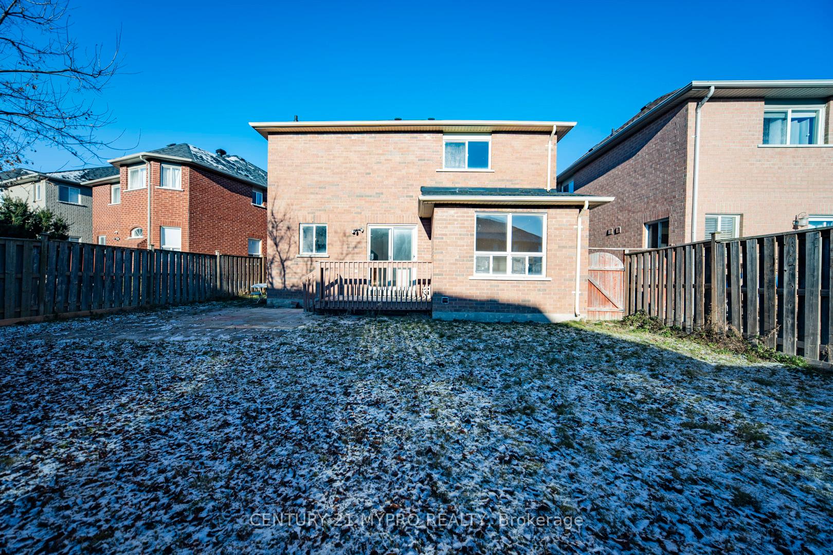 Photo 27 of 75 Westchester Crescent, Markham, Berczy — HOMEH