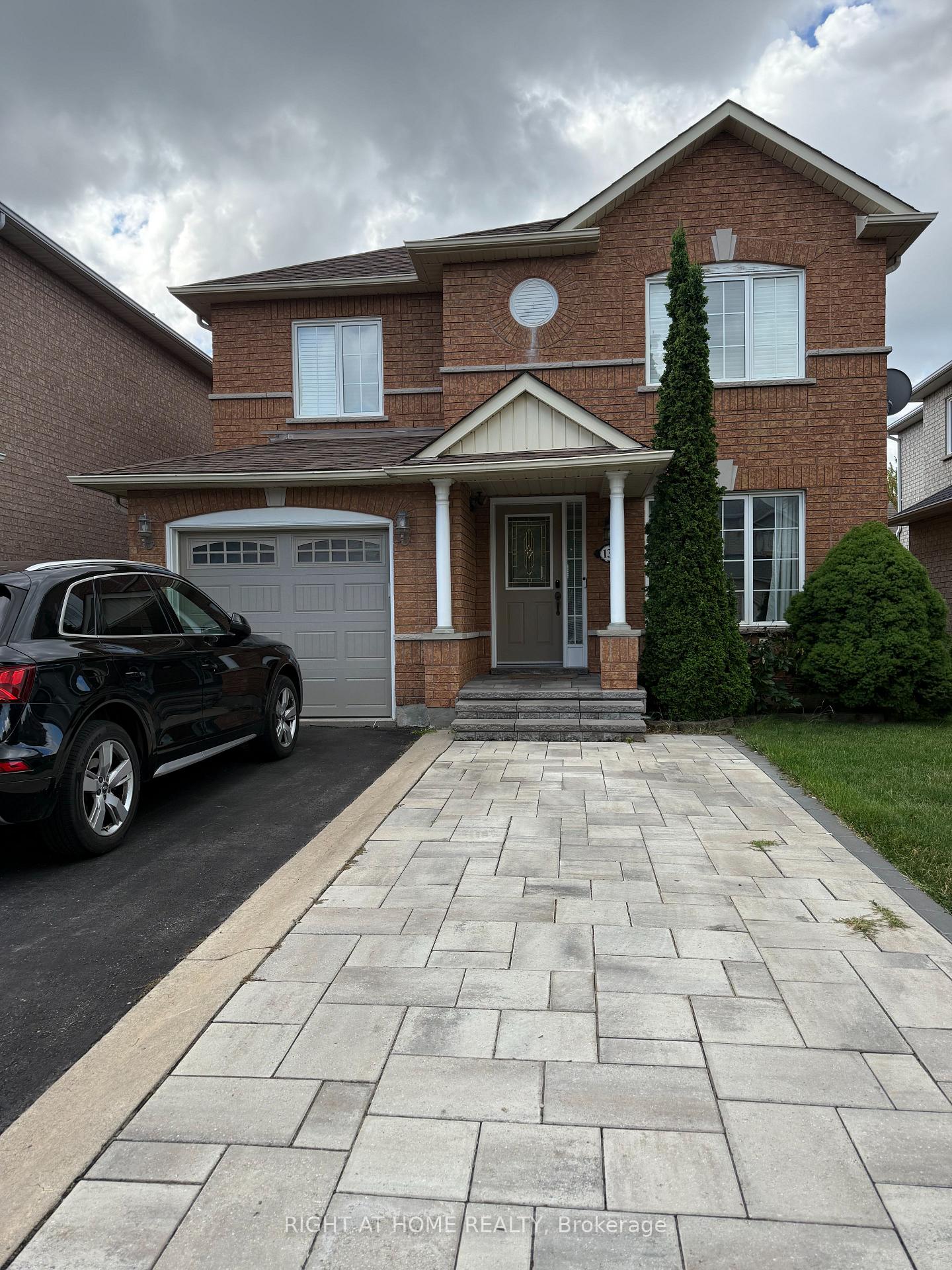 Photo 1 of 139 Royal Pine Avenue, Vaughan, Sonoma Heights — HOMEH