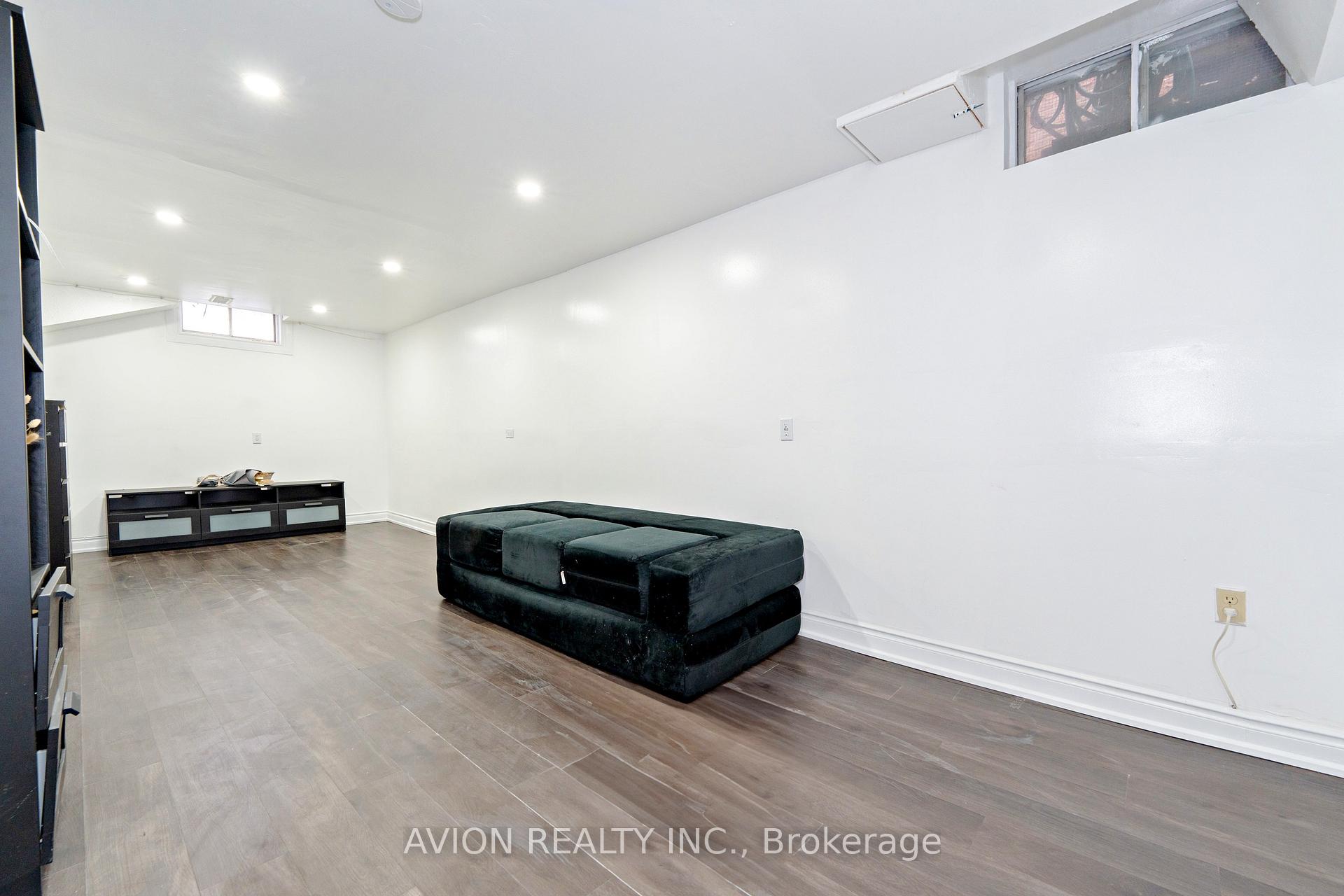 Photo 33 of 74 Appleby Crescent, Markham, Milliken Mills West — HOMEH