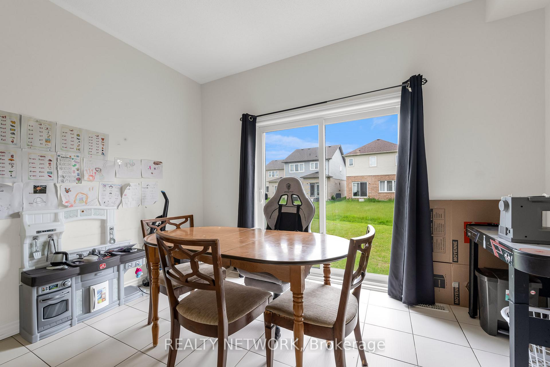 Photo 3 of 112 Tumblewood Place, Welland, Dain City — HOMEH
