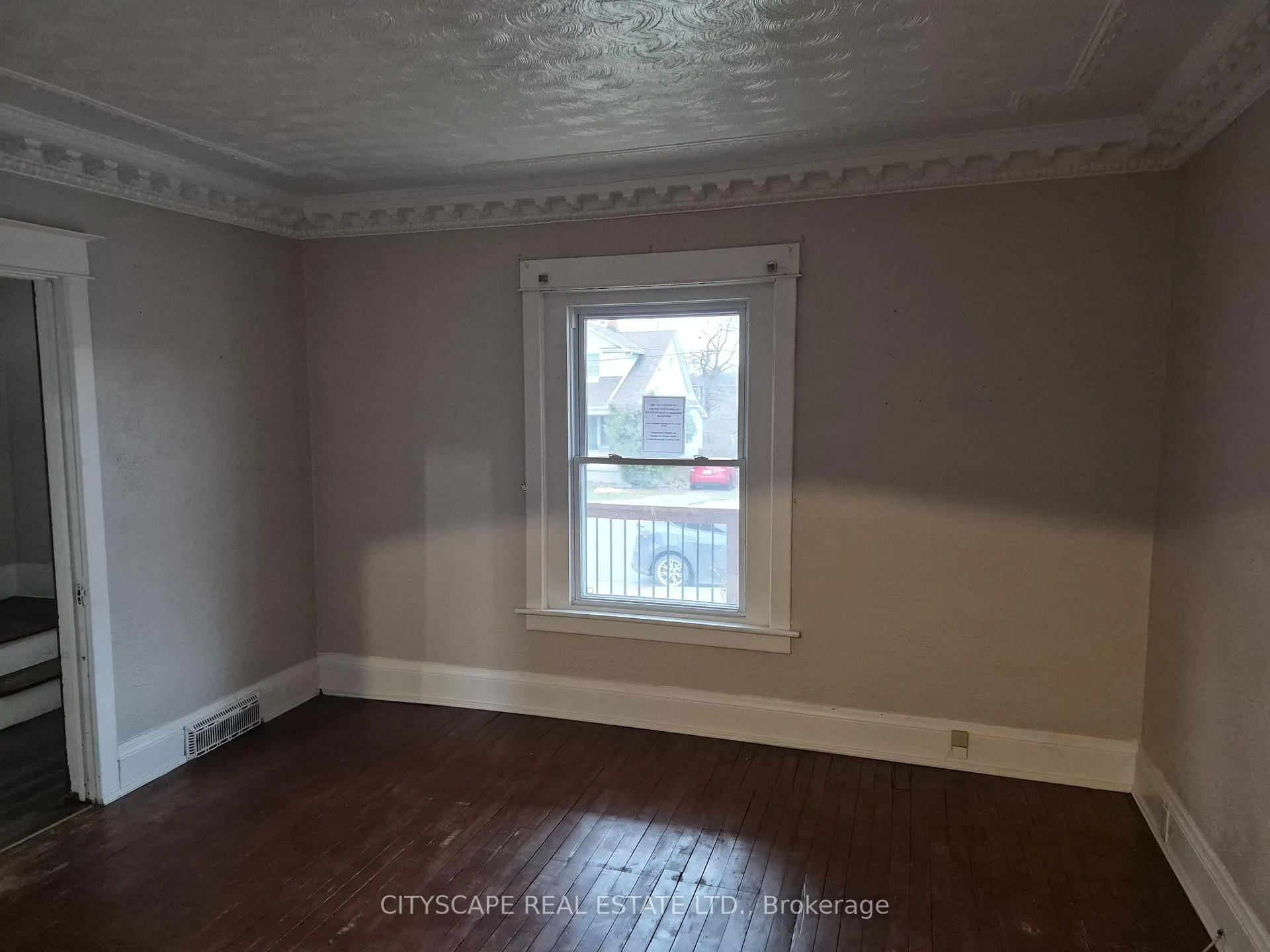 Photo 12 of 28 Margery Road, Welland, Welland Downtown — HOMEH