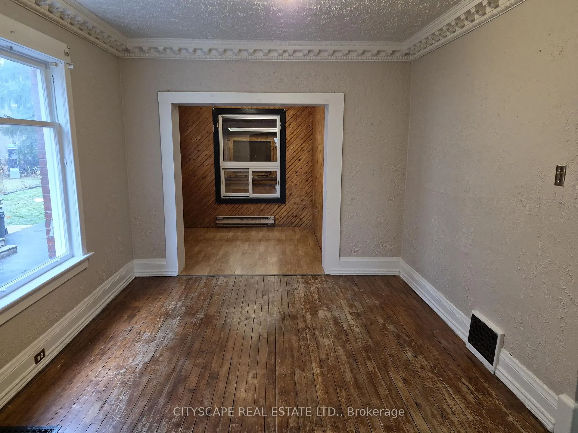 Photo 13 of 28 Margery Road, Welland, Welland Downtown — HOMEH
