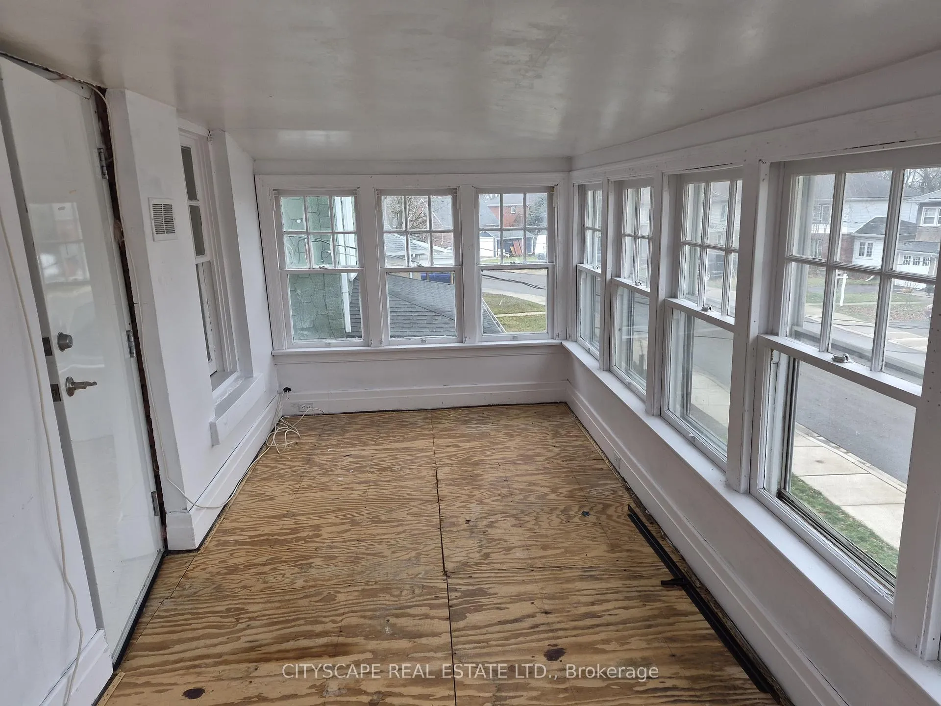 Photo 20 of 28 Margery Road, Welland, Welland Downtown — HOMEH