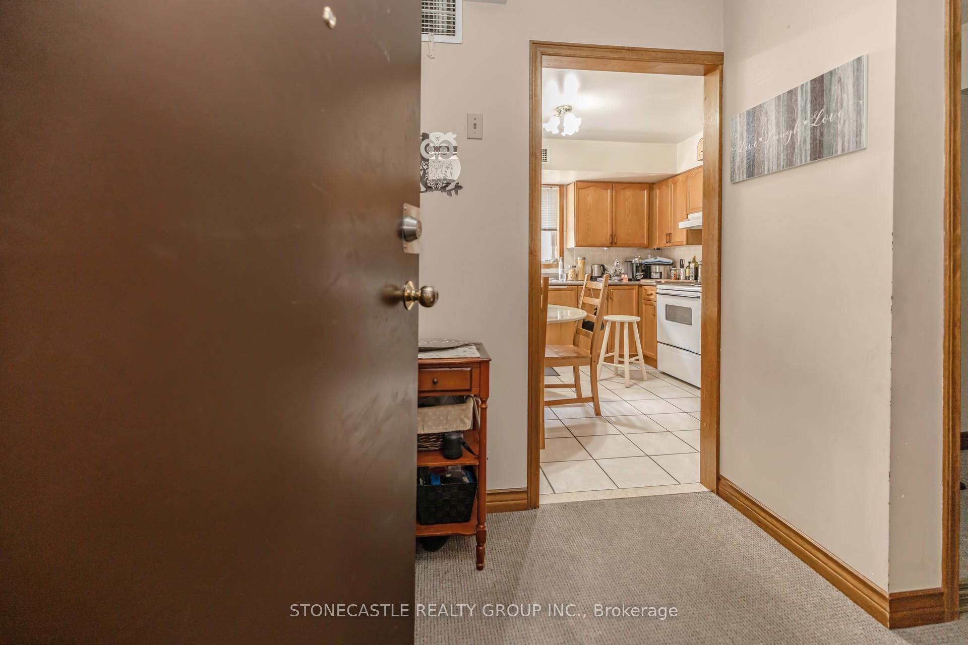 Photo 12 of 2311 Major Mackenzie Drive, Vaughan, Maple — HOMEH