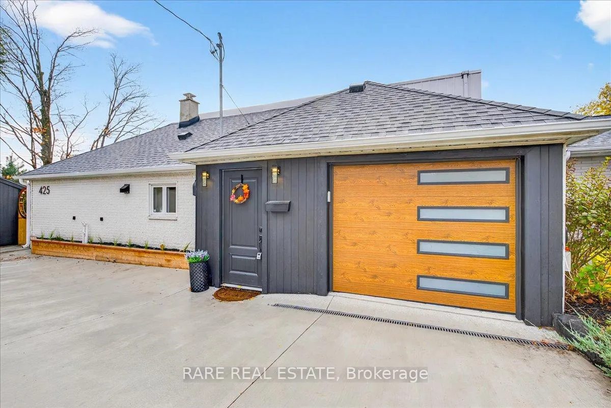 Photo 3 of 425 Codrington Street, Barrie, Codrington — HOMEH