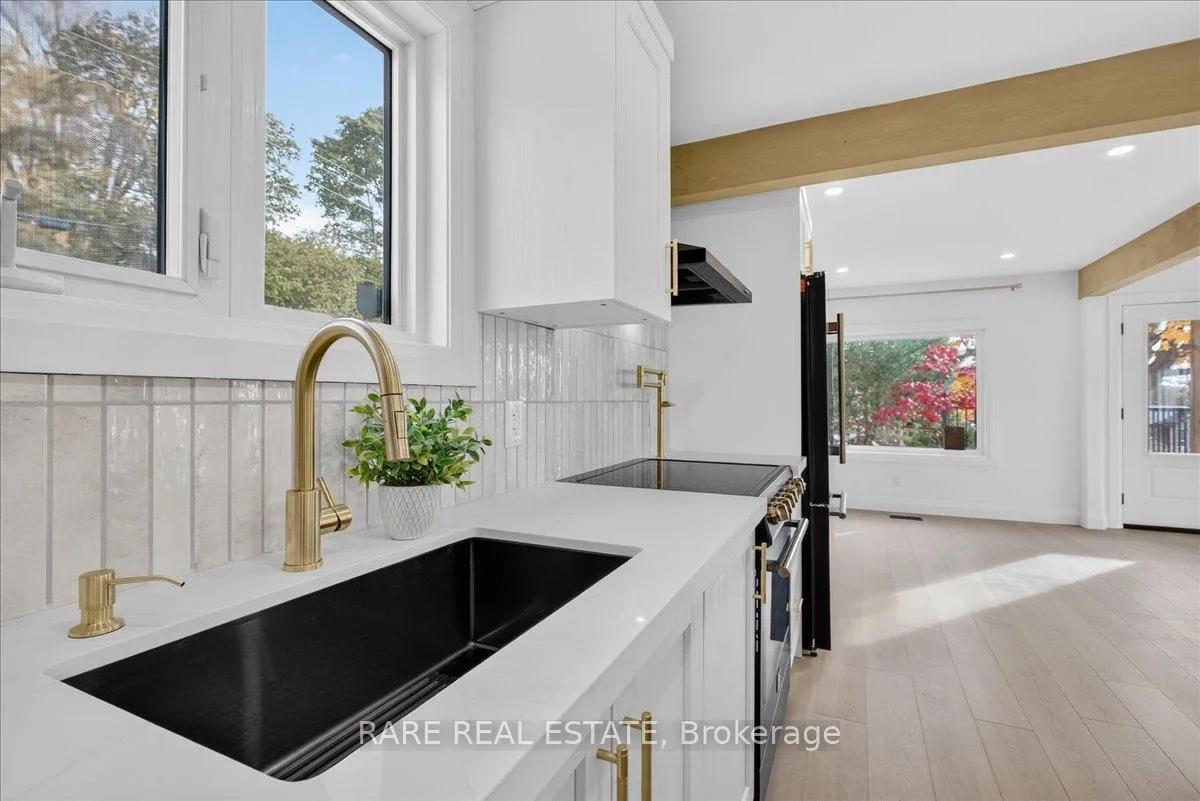 Photo 8 of 425 Codrington Street, Barrie, Codrington — HOMEH
