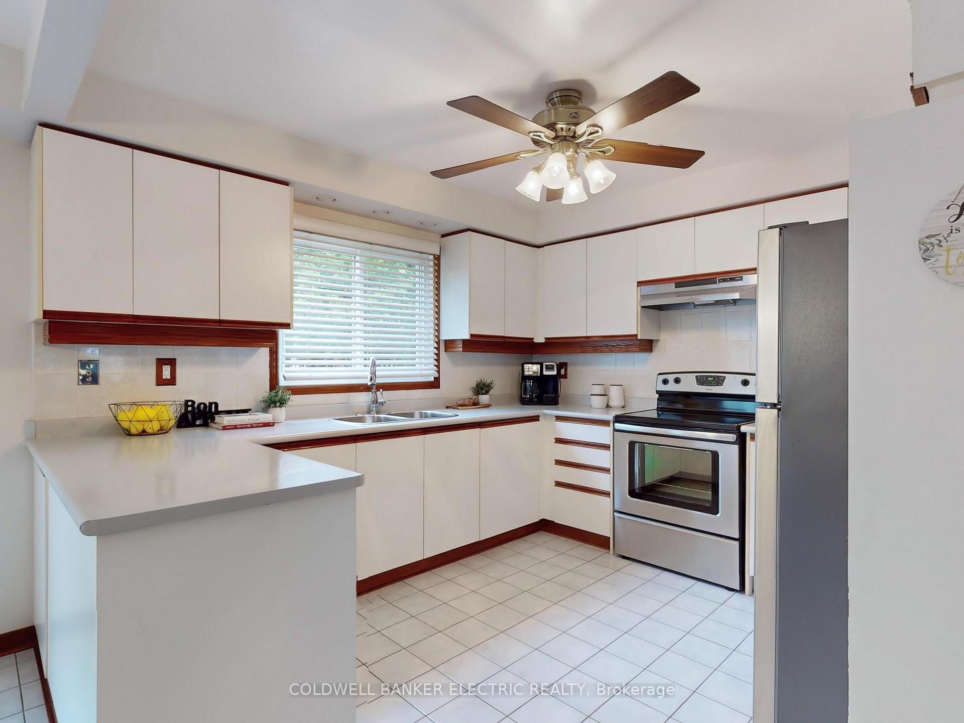 Photo 12 of 41 Falstaff Crescent, Whitby, Rolling Acres — HOMEH