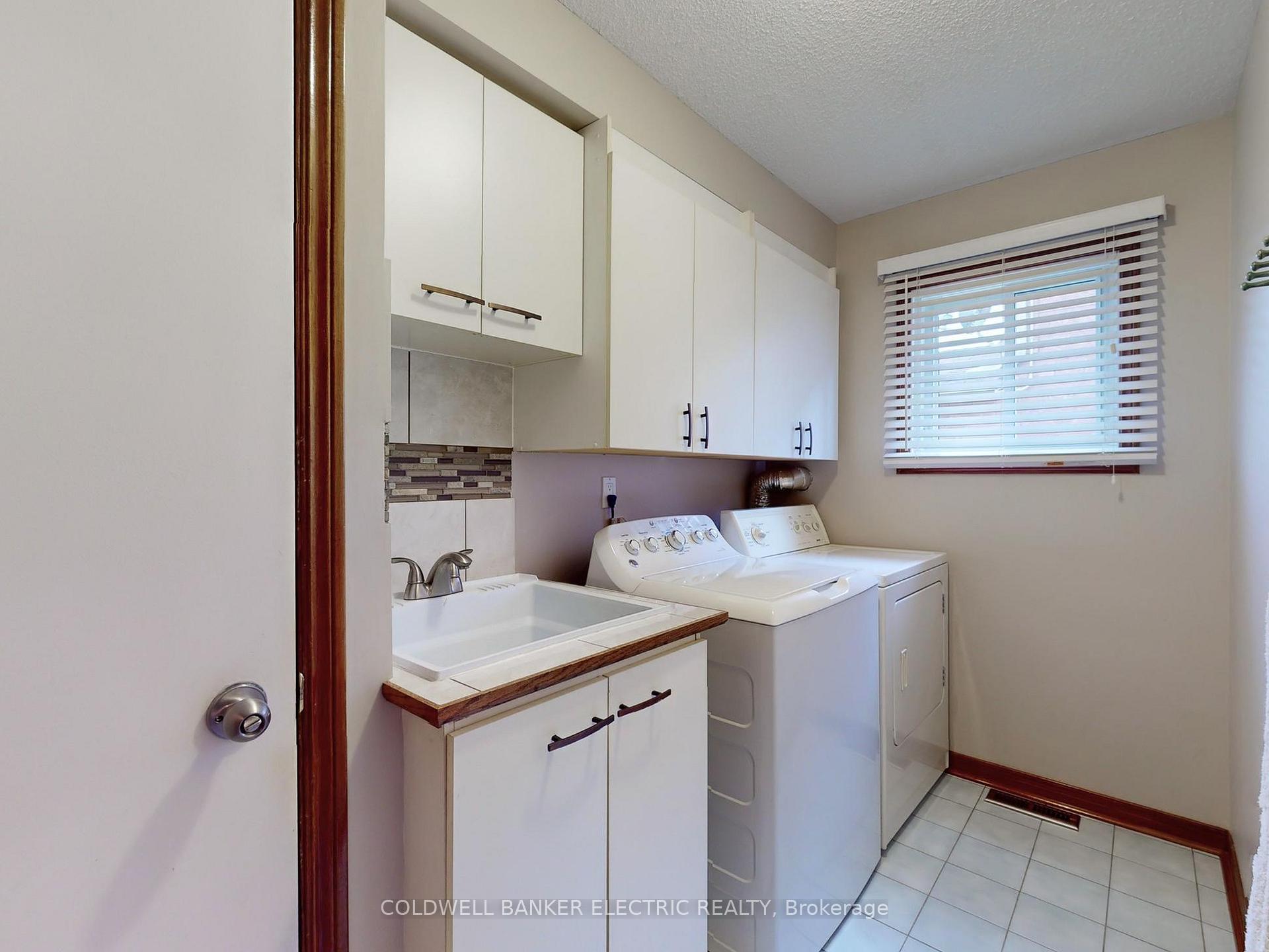 Photo 16 of 41 Falstaff Crescent, Whitby, Rolling Acres — HOMEH