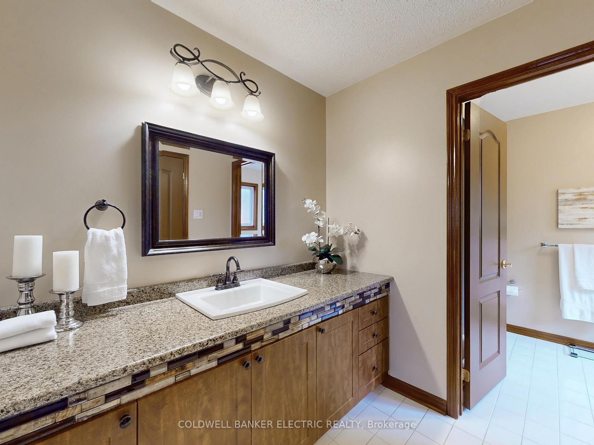 Photo 24 of 41 Falstaff Crescent, Whitby, Rolling Acres — HOMEH
