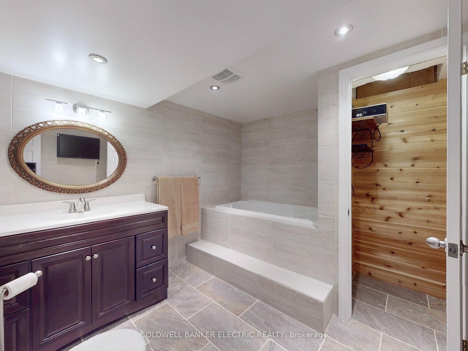 Photo 42 of 41 Falstaff Crescent, Whitby, Rolling Acres — HOMEH
