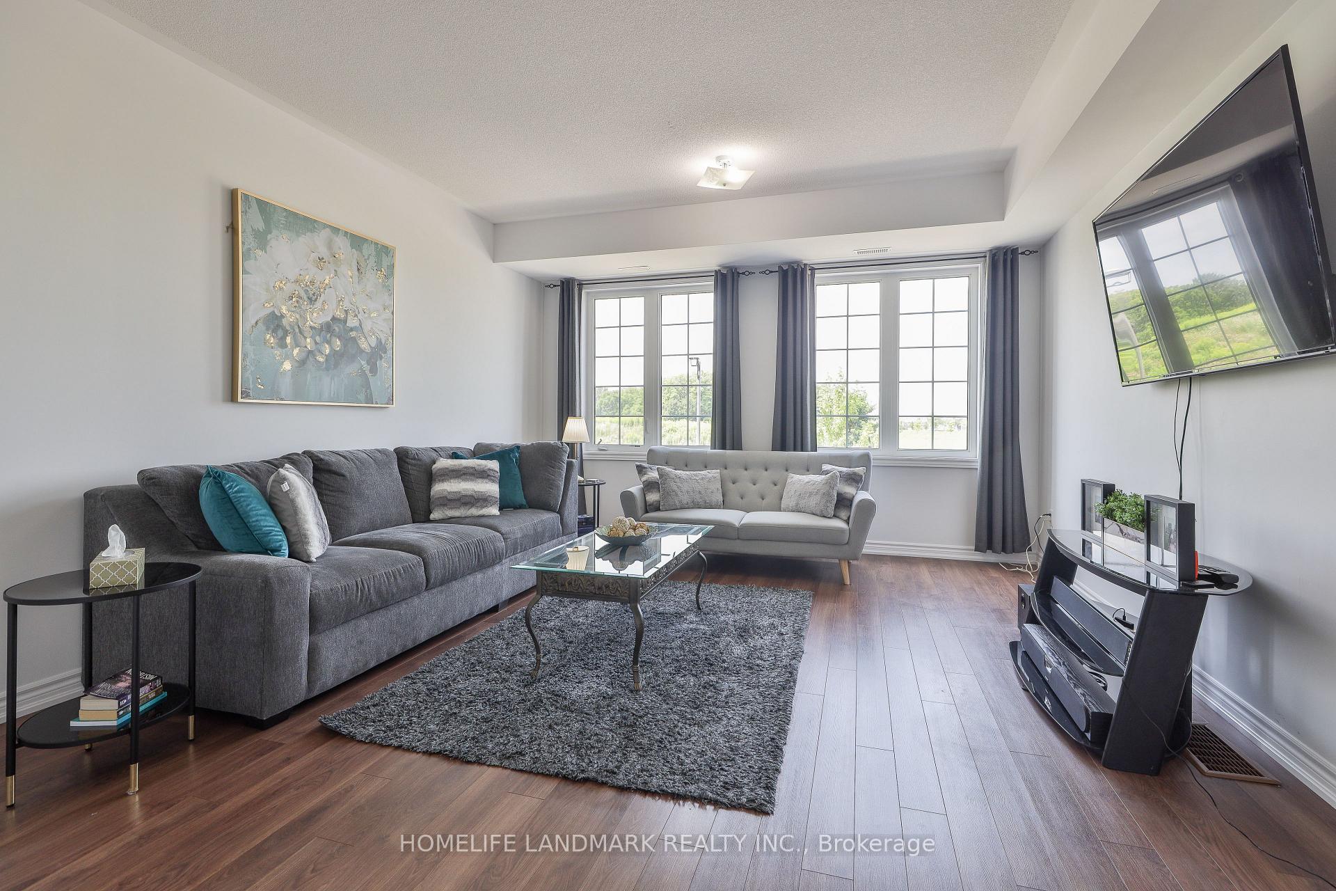 Photo 2 of 153 Rustle Woods Avenue, Markham, Cornell — HOMEH