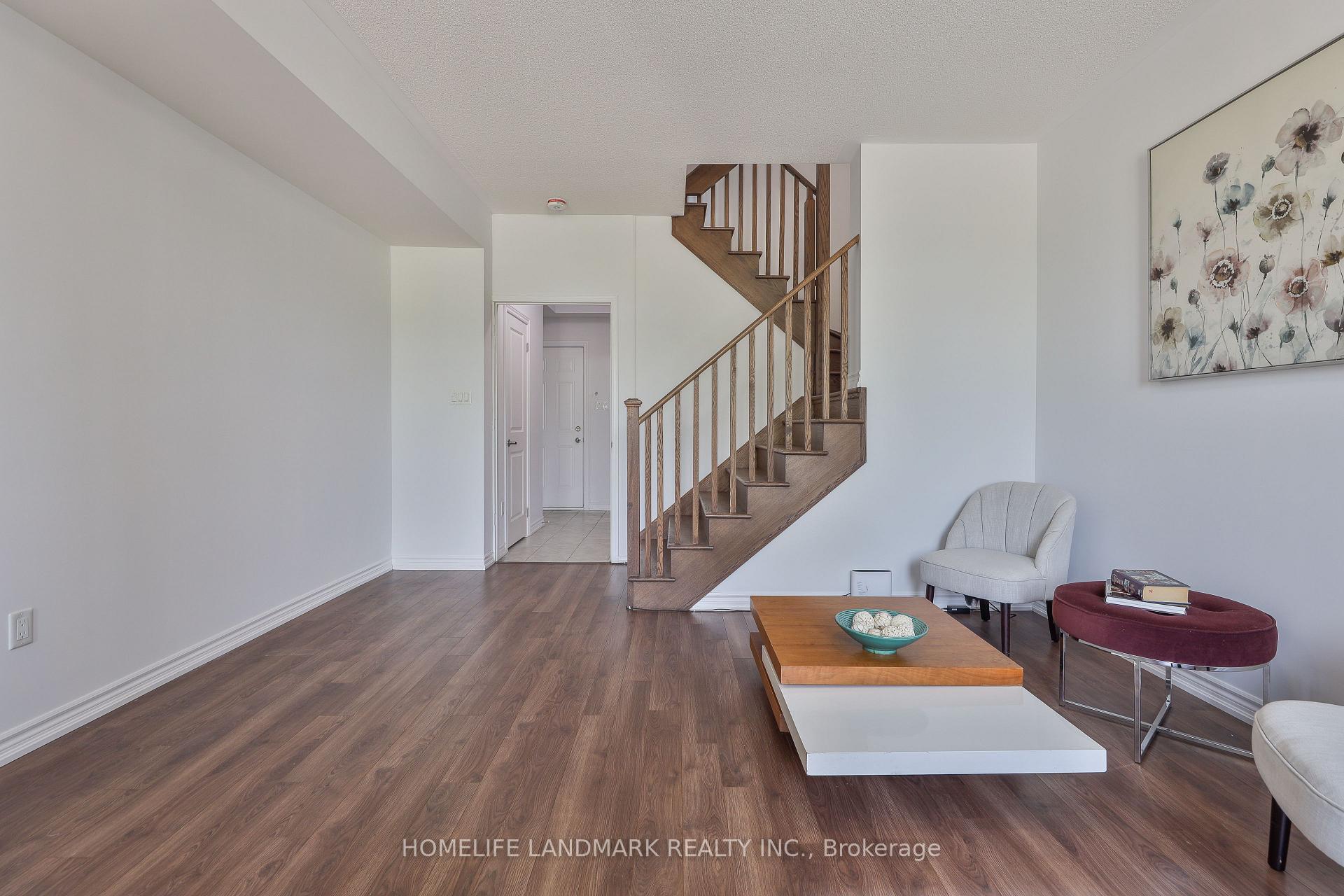 Photo 4 of 153 Rustle Woods Avenue, Markham, Cornell — HOMEH