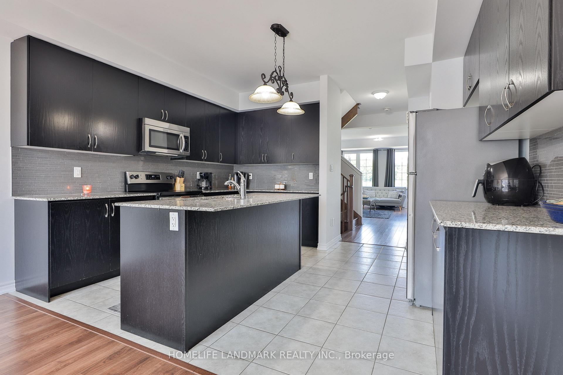 Photo 5 of 153 Rustle Woods Avenue, Markham, Cornell — HOMEH