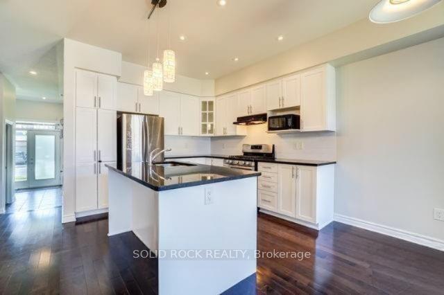Photo 6 of 604 Tennant Way, Ottawa, Riverside South/Gloucester Glen — HOMEH