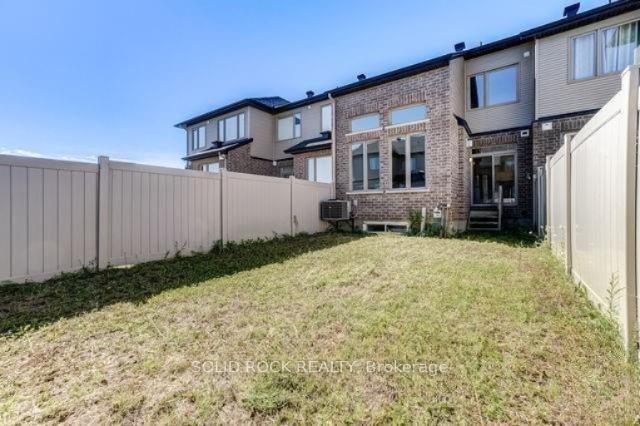 Photo 30 of 604 Tennant Way, Ottawa, Riverside South/Gloucester Glen — HOMEH