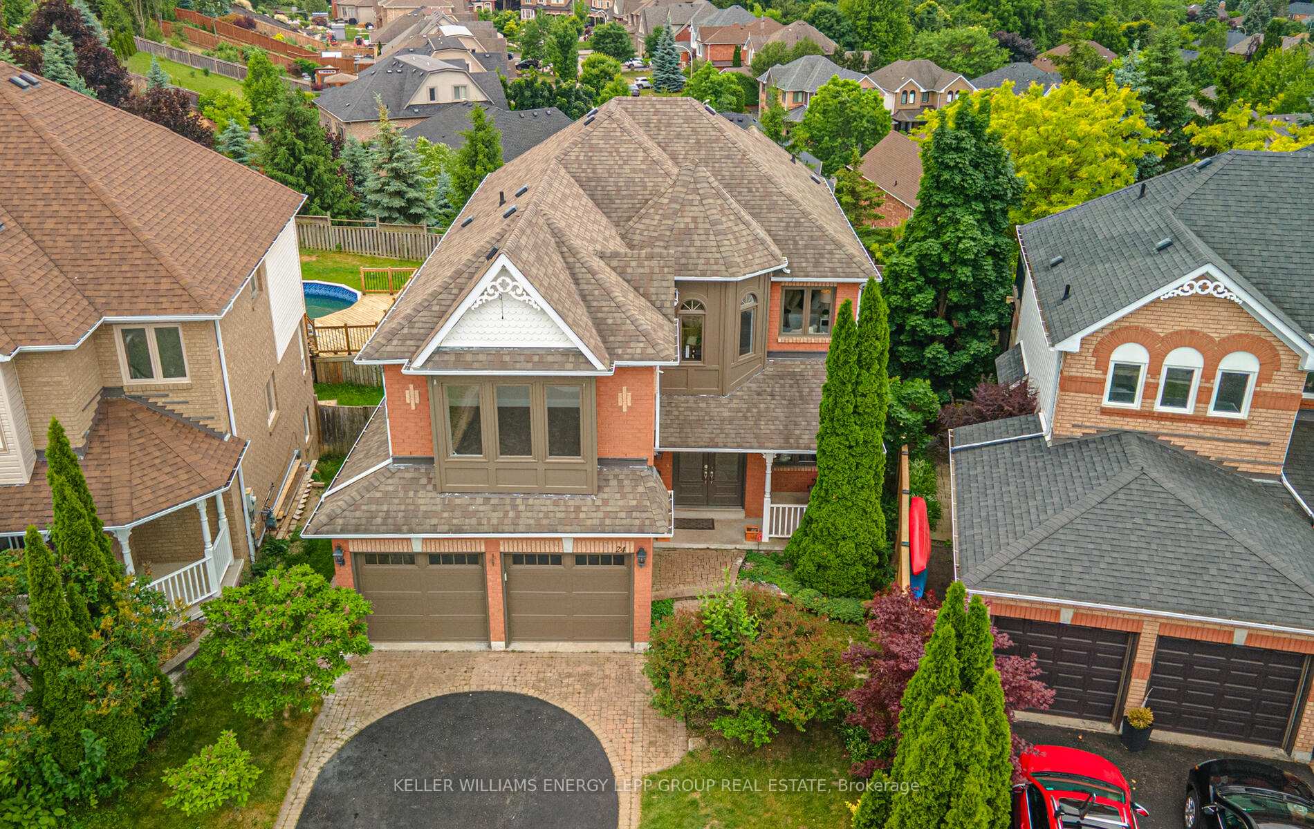 Photo 2 of 24 Harness Ridge Drive, Whitby, Williamsburg — HOMEH