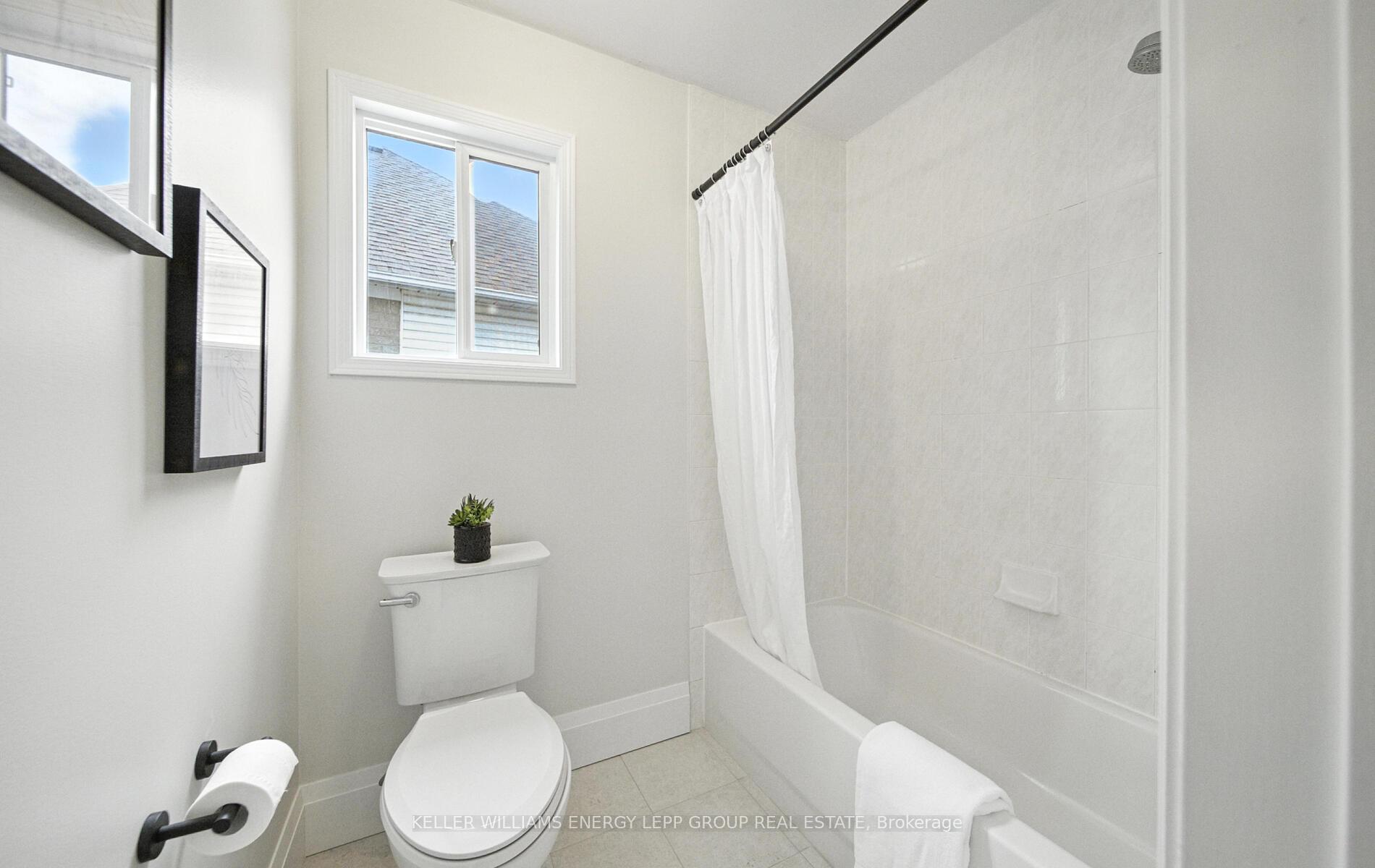 Photo 34 of 24 Harness Ridge Drive, Whitby, Williamsburg — HOMEH