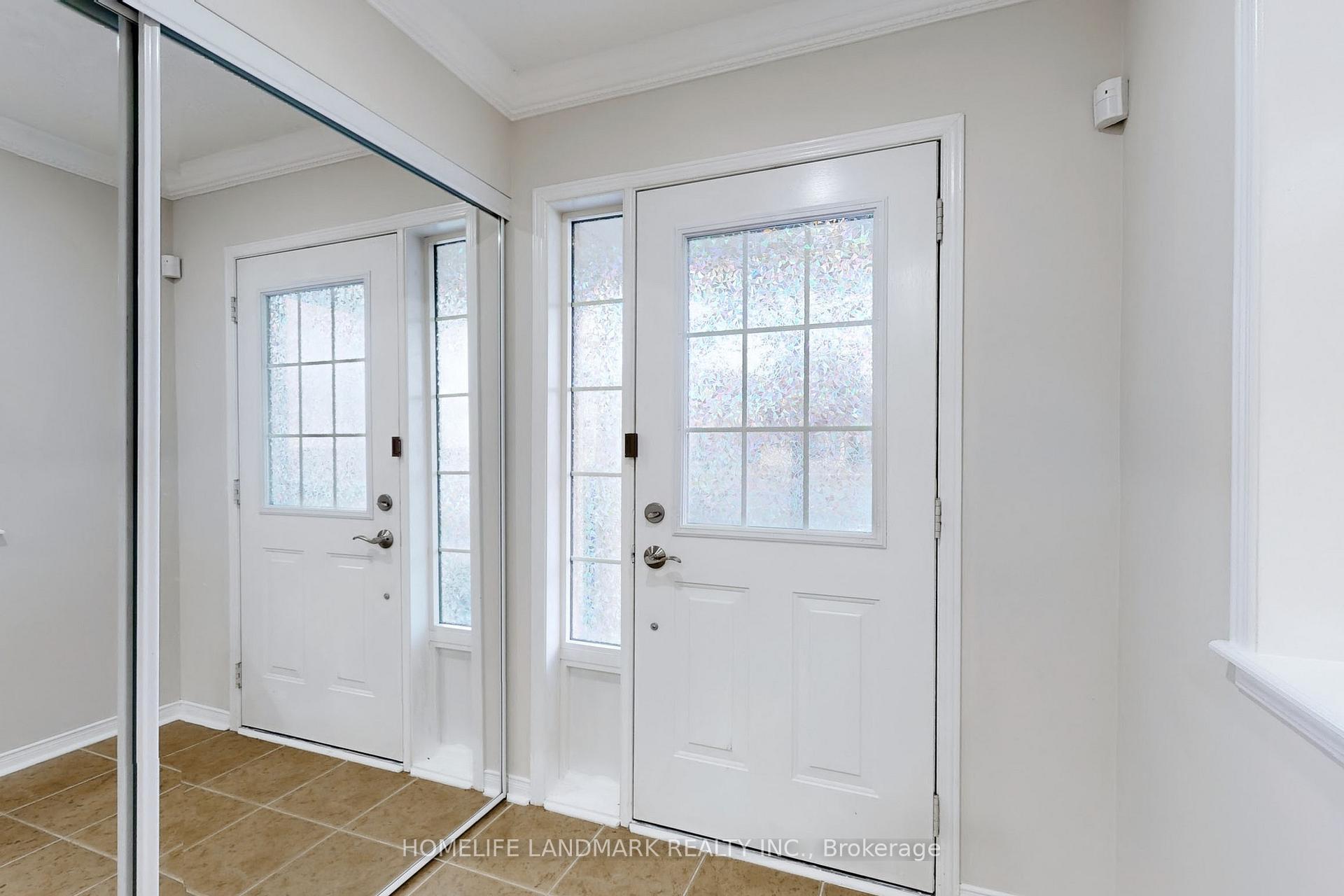 Photo 2 of 234 Gas Lamp Lane, Markham, Cornell — HOMEH