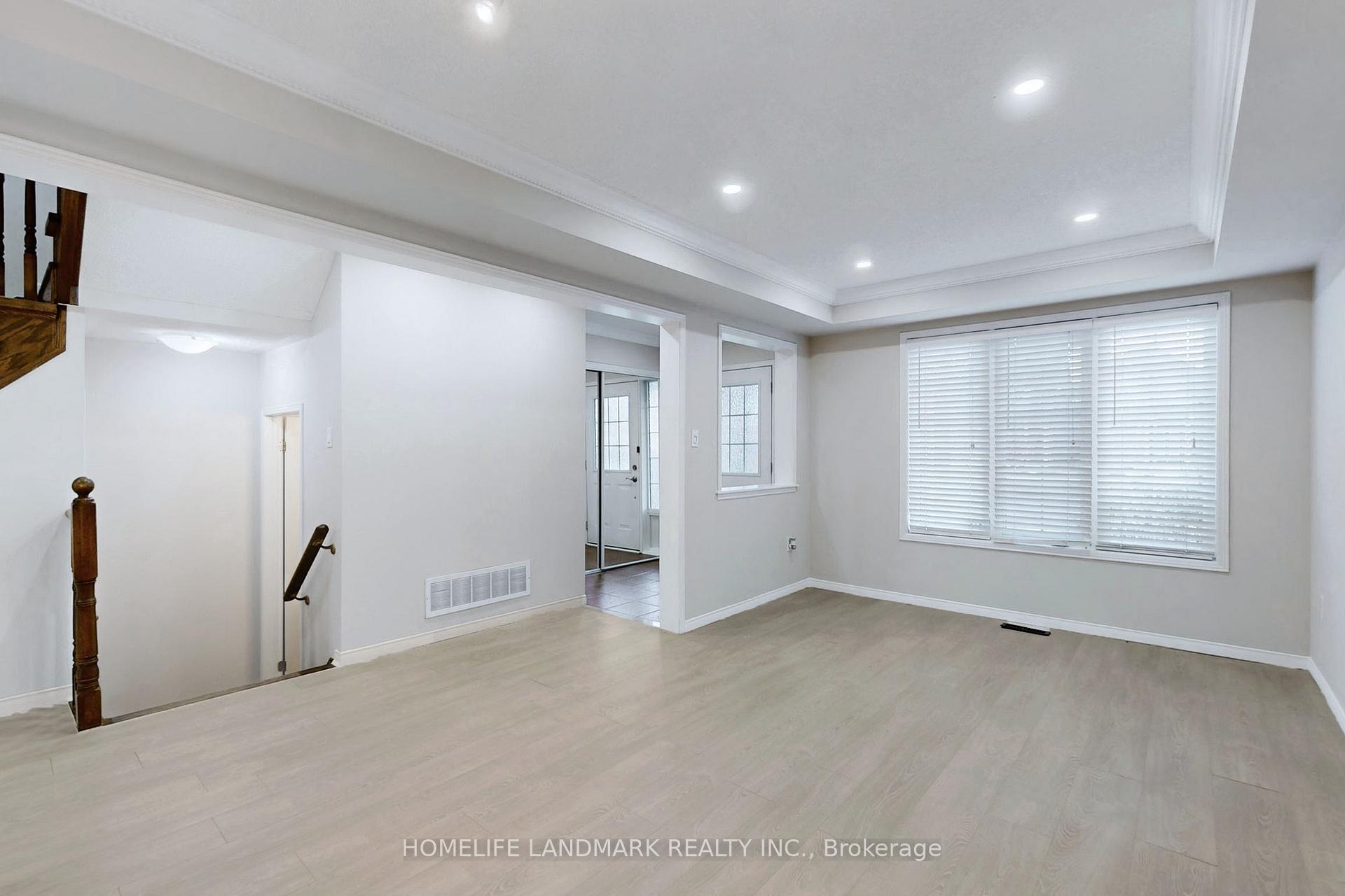 Photo 3 of 234 Gas Lamp Lane, Markham, Cornell — HOMEH