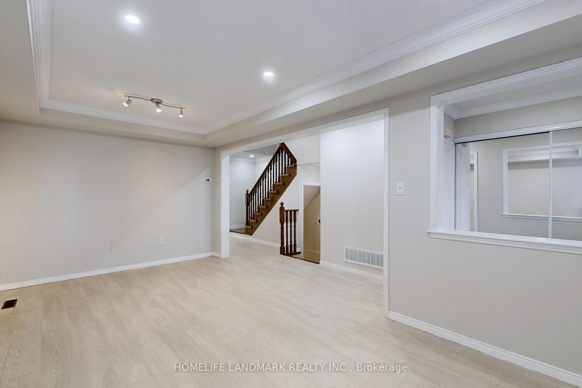 Photo 5 of 234 Gas Lamp Lane, Markham, Cornell — HOMEH