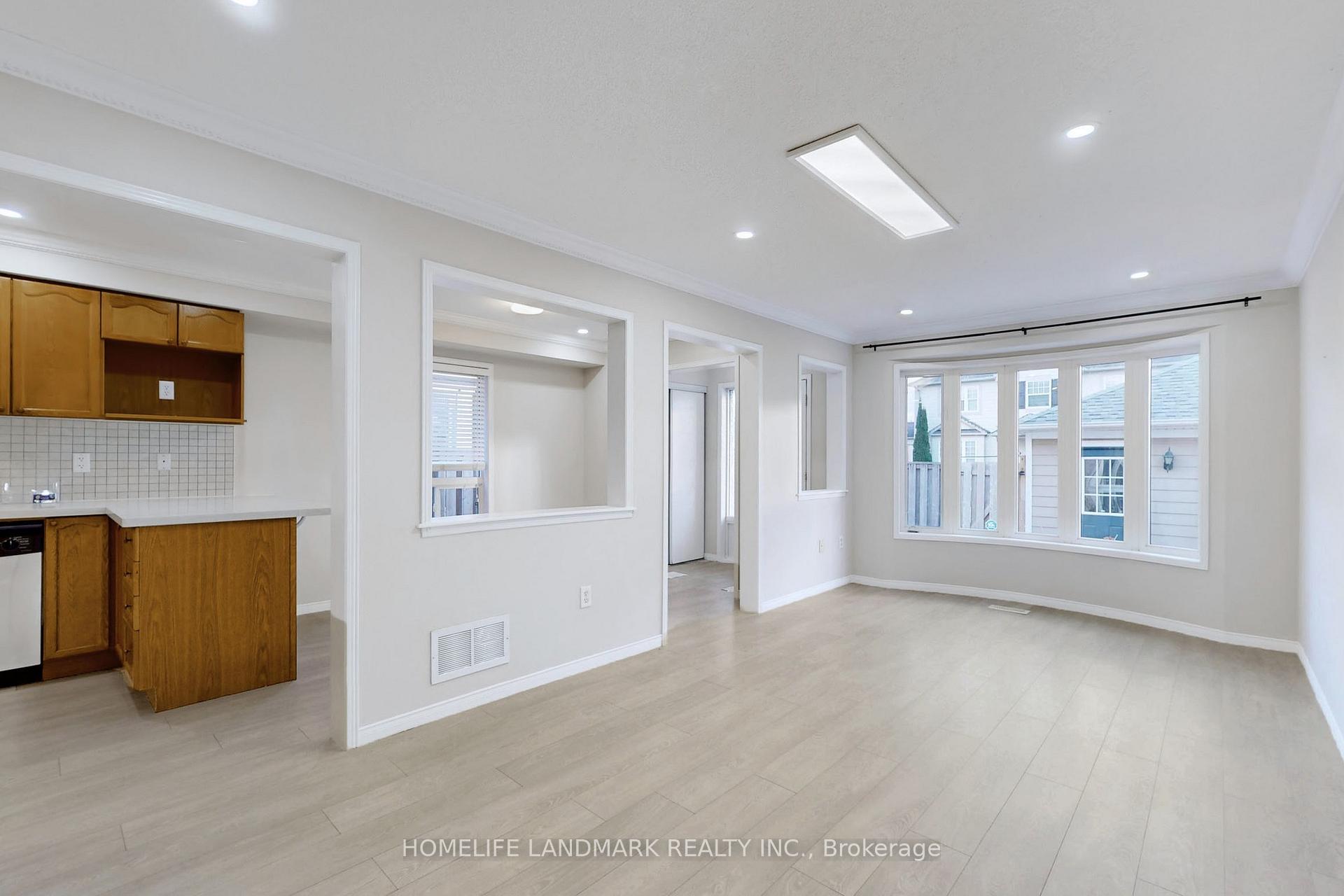 Photo 7 of 234 Gas Lamp Lane, Markham, Cornell — HOMEH