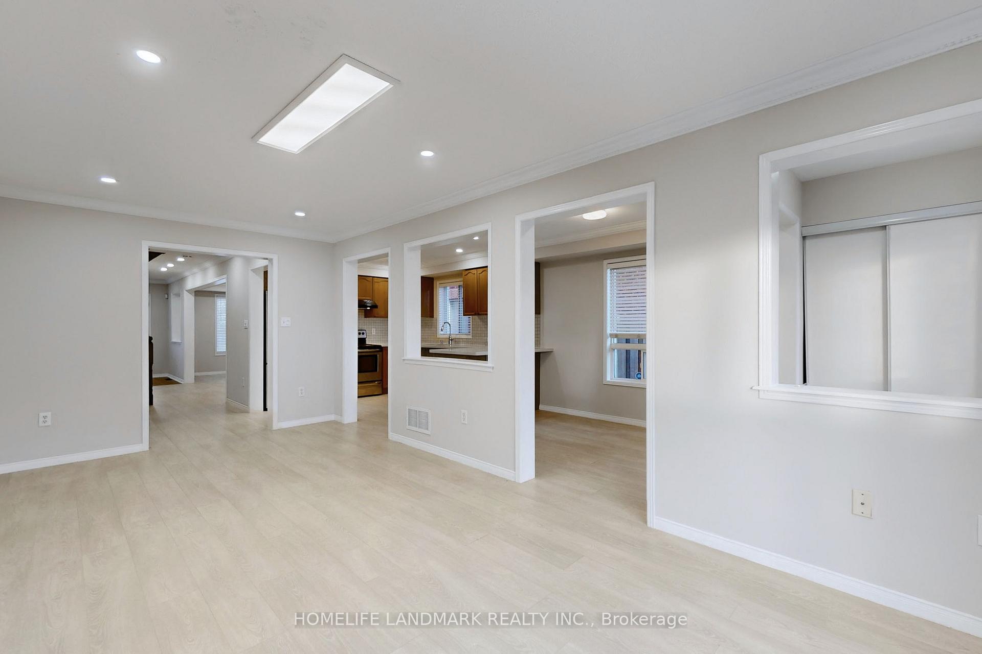 Photo 8 of 234 Gas Lamp Lane, Markham, Cornell — HOMEH