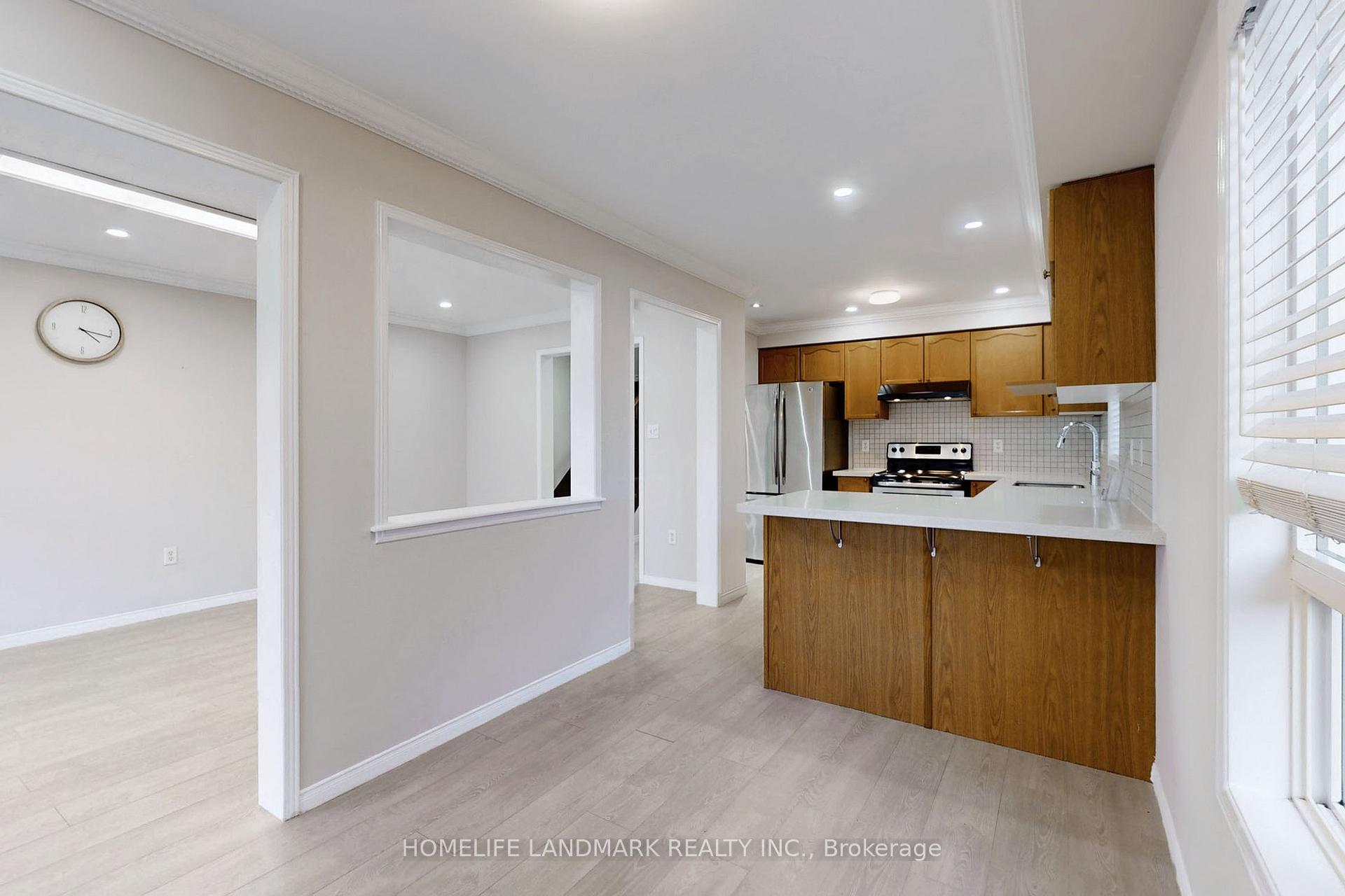 Photo 9 of 234 Gas Lamp Lane, Markham, Cornell — HOMEH