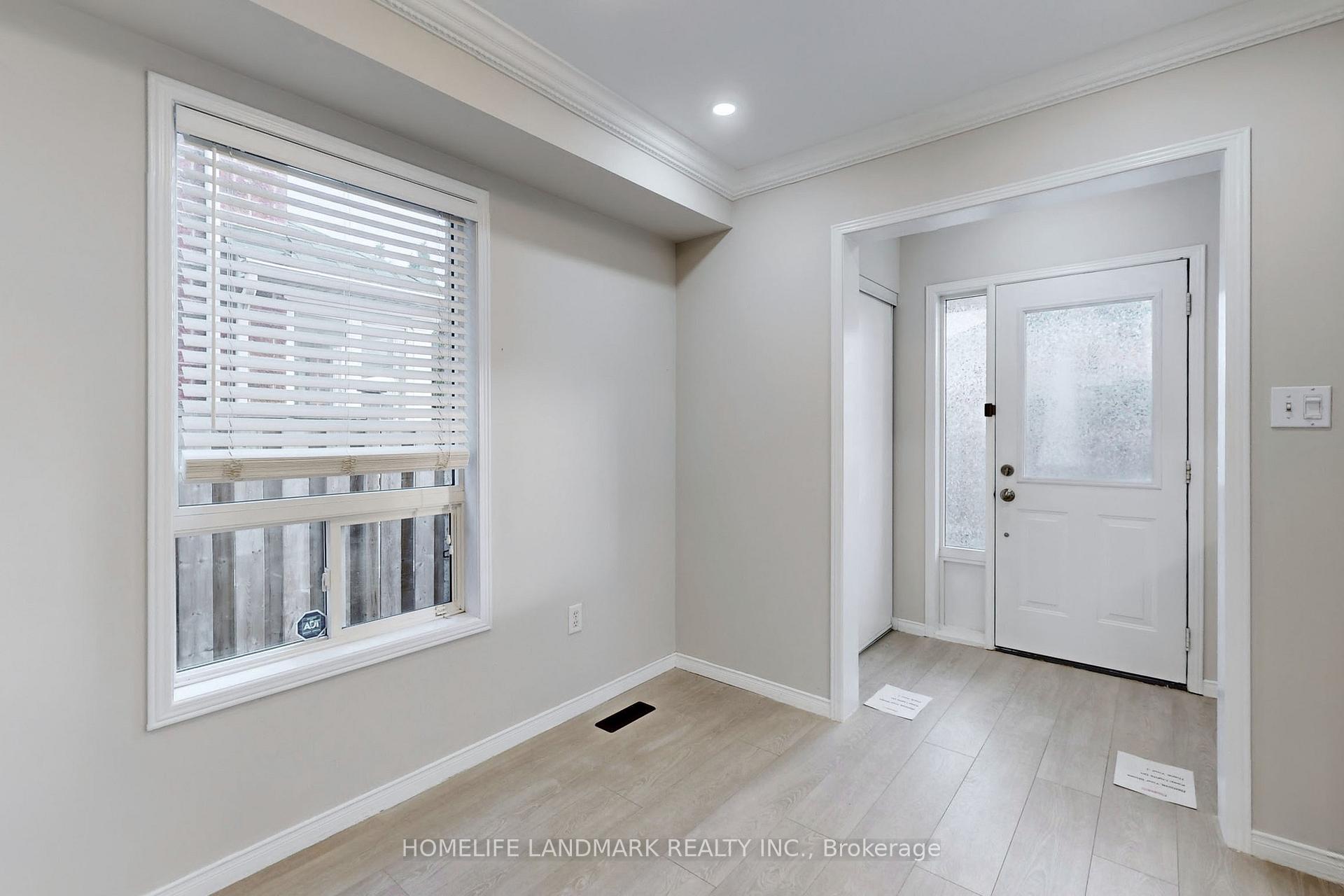 Photo 10 of 234 Gas Lamp Lane, Markham, Cornell — HOMEH
