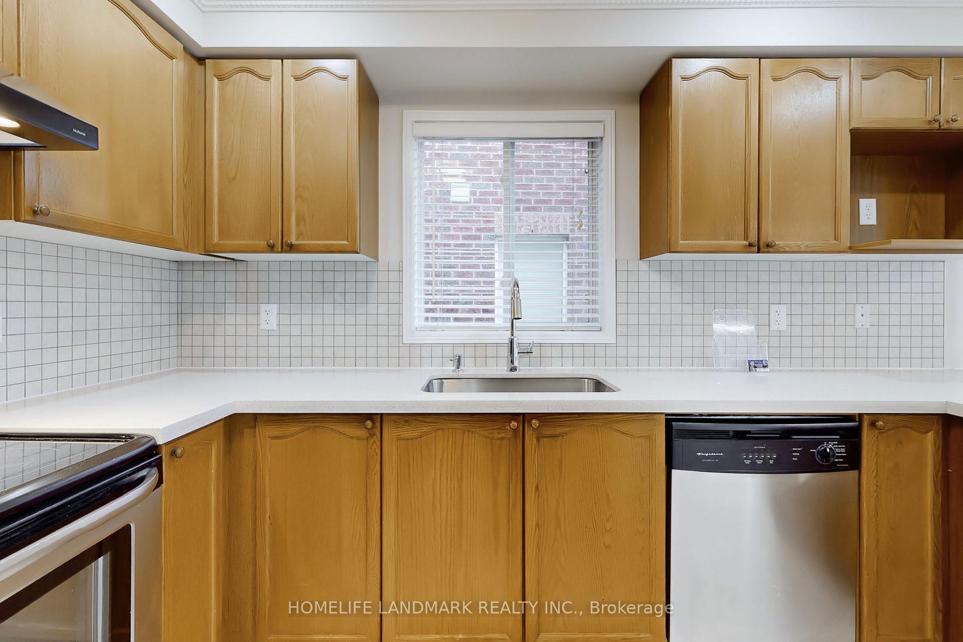 Photo 12 of 234 Gas Lamp Lane, Markham, Cornell — HOMEH