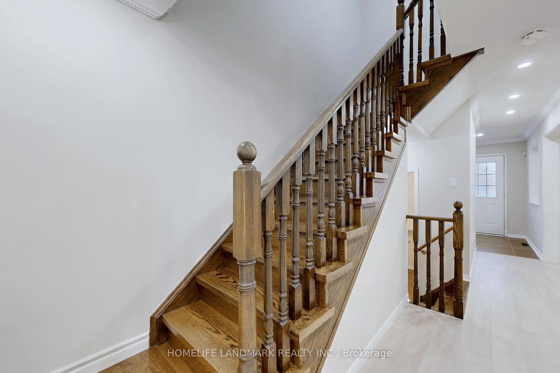 Photo 16 of 234 Gas Lamp Lane, Markham, Cornell — HOMEH