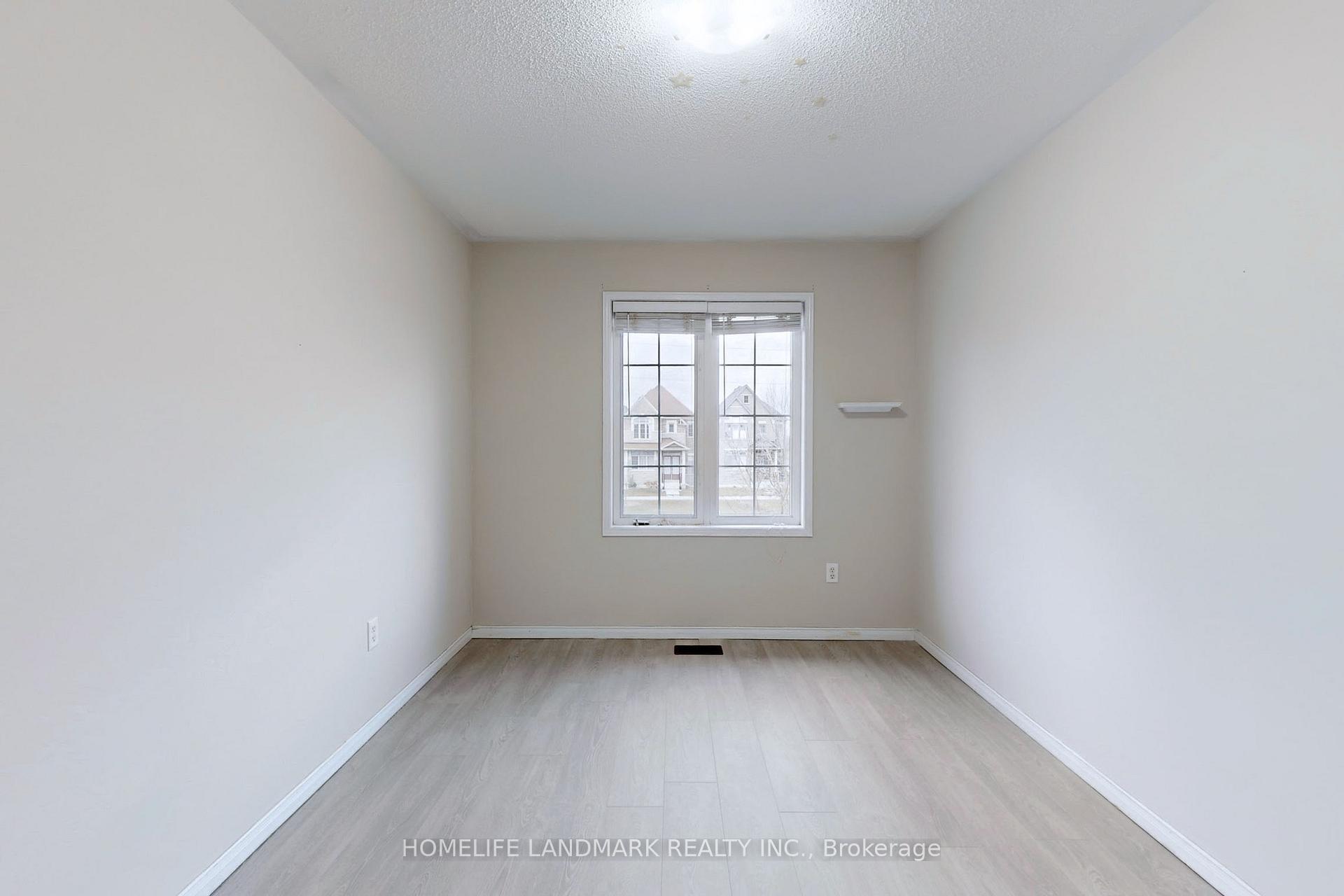 Photo 24 of 234 Gas Lamp Lane, Markham, Cornell — HOMEH