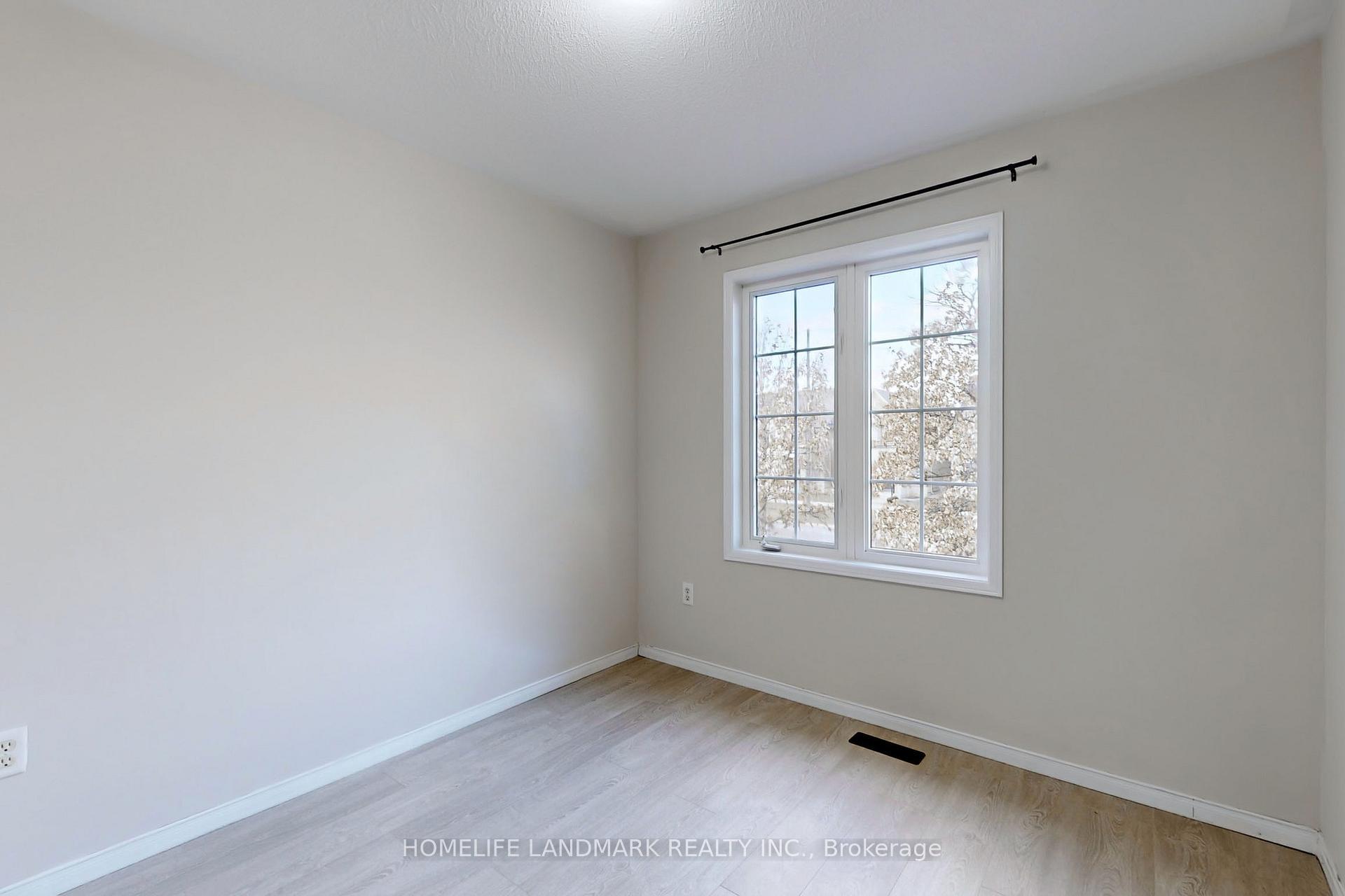 Photo 25 of 234 Gas Lamp Lane, Markham, Cornell — HOMEH