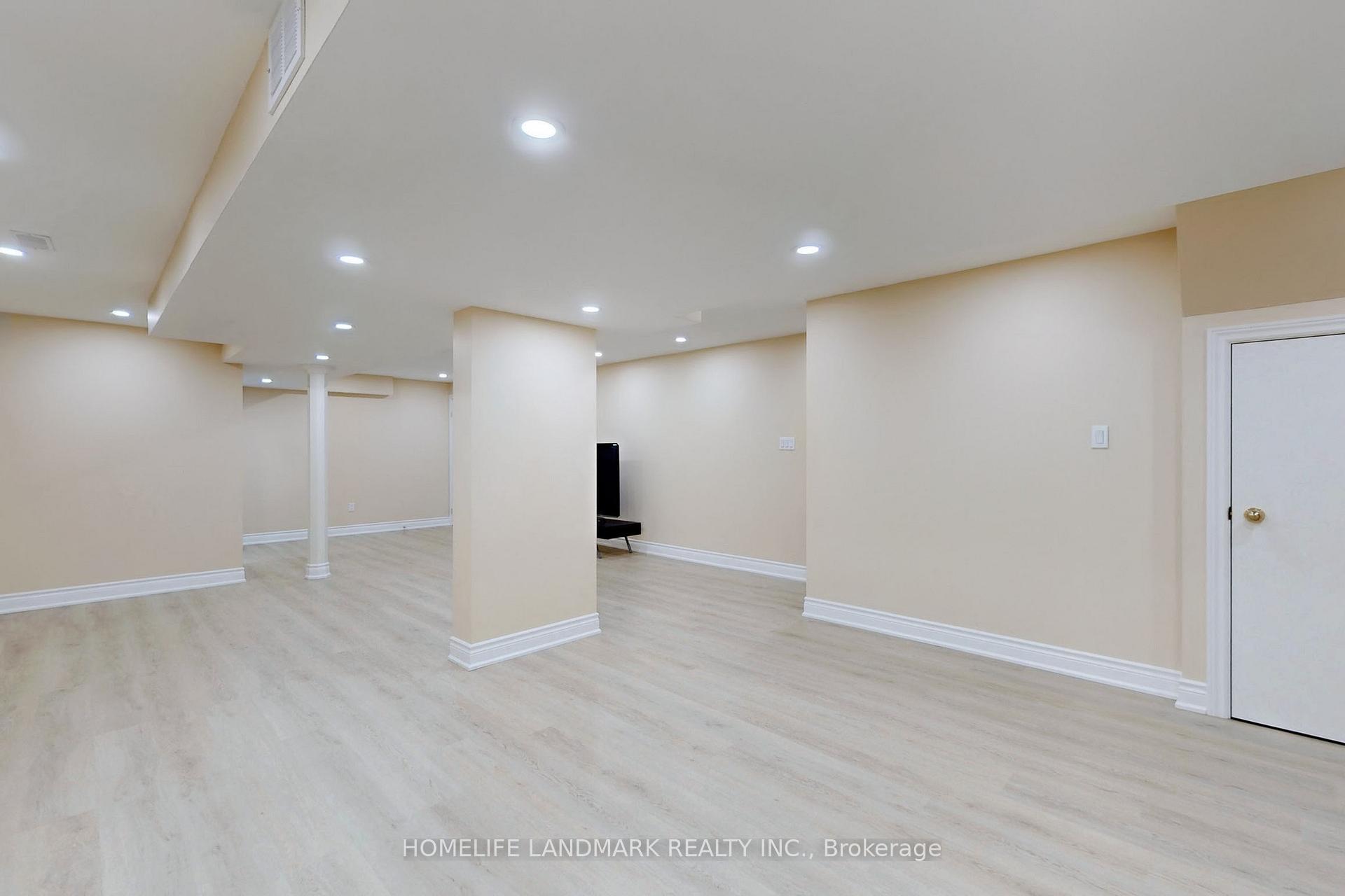 Photo 30 of 234 Gas Lamp Lane, Markham, Cornell — HOMEH