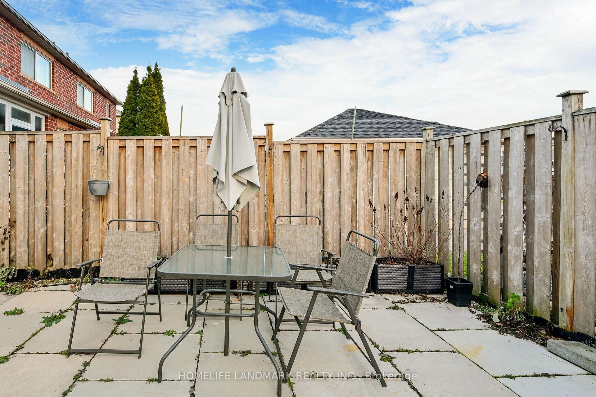 Photo 37 of 234 Gas Lamp Lane, Markham, Cornell — HOMEH