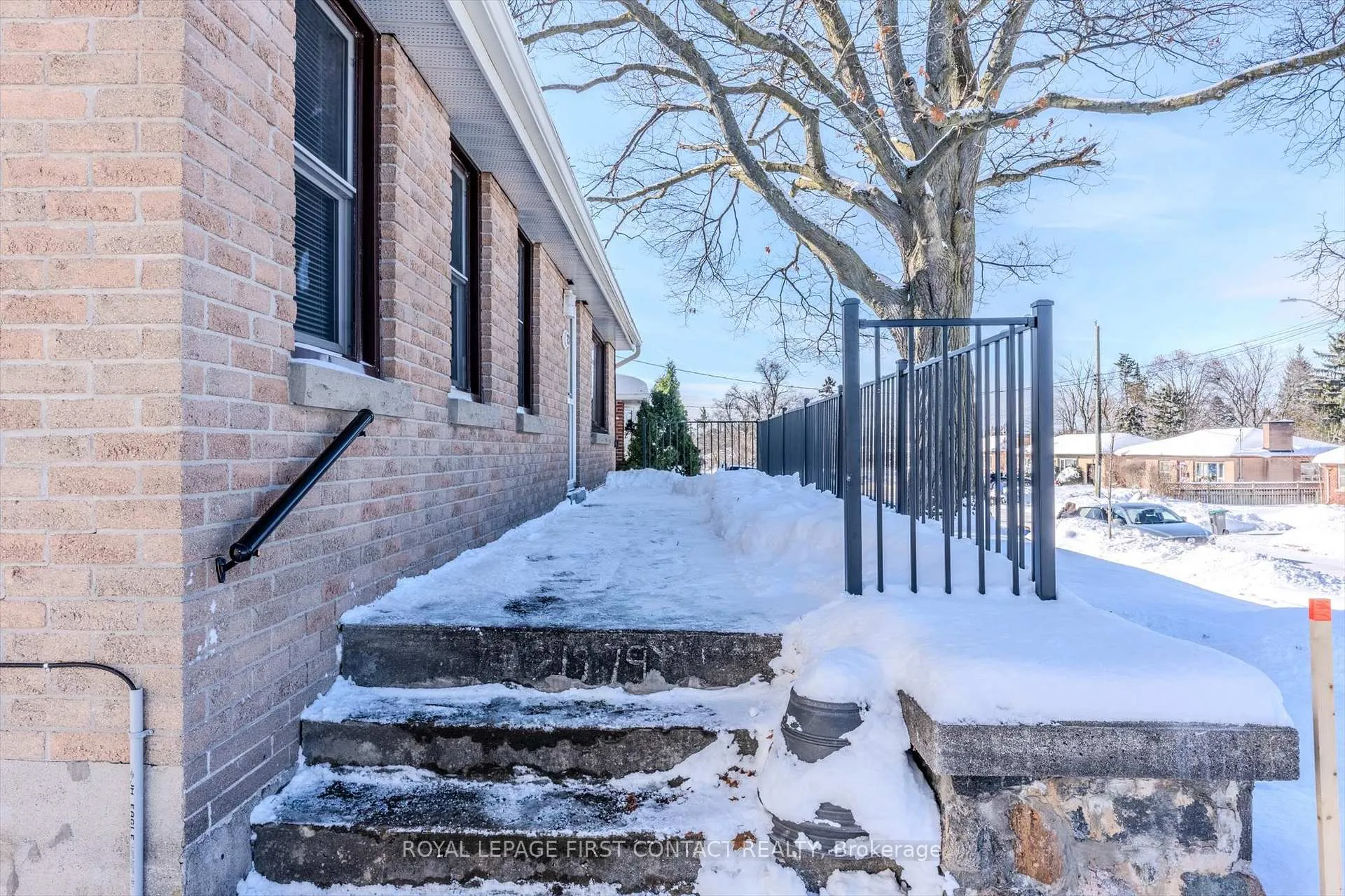 Photo 2 of Unit Unit A, 23 Shannon Street, Barrie, Wellington — HOMEH