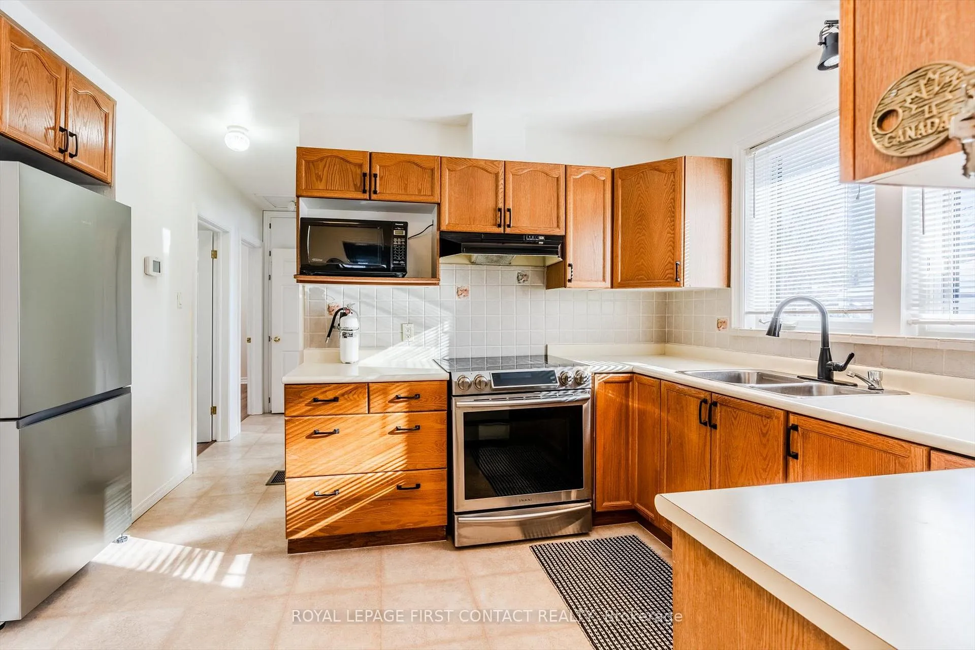 Photo 7 of Unit Unit A, 23 Shannon Street, Barrie, Wellington — HOMEH