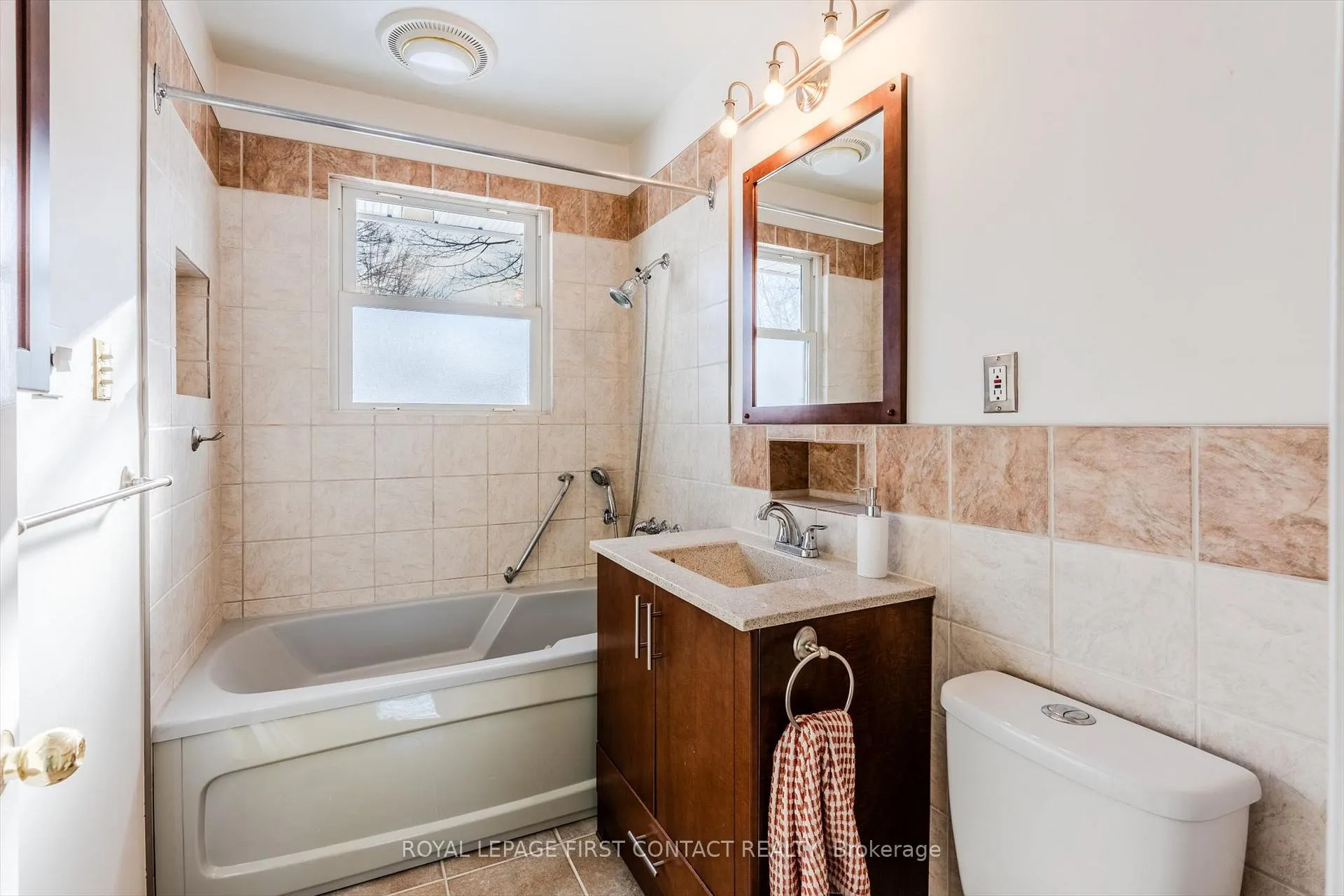 Photo 13 of Unit Unit A, 23 Shannon Street, Barrie, Wellington — HOMEH