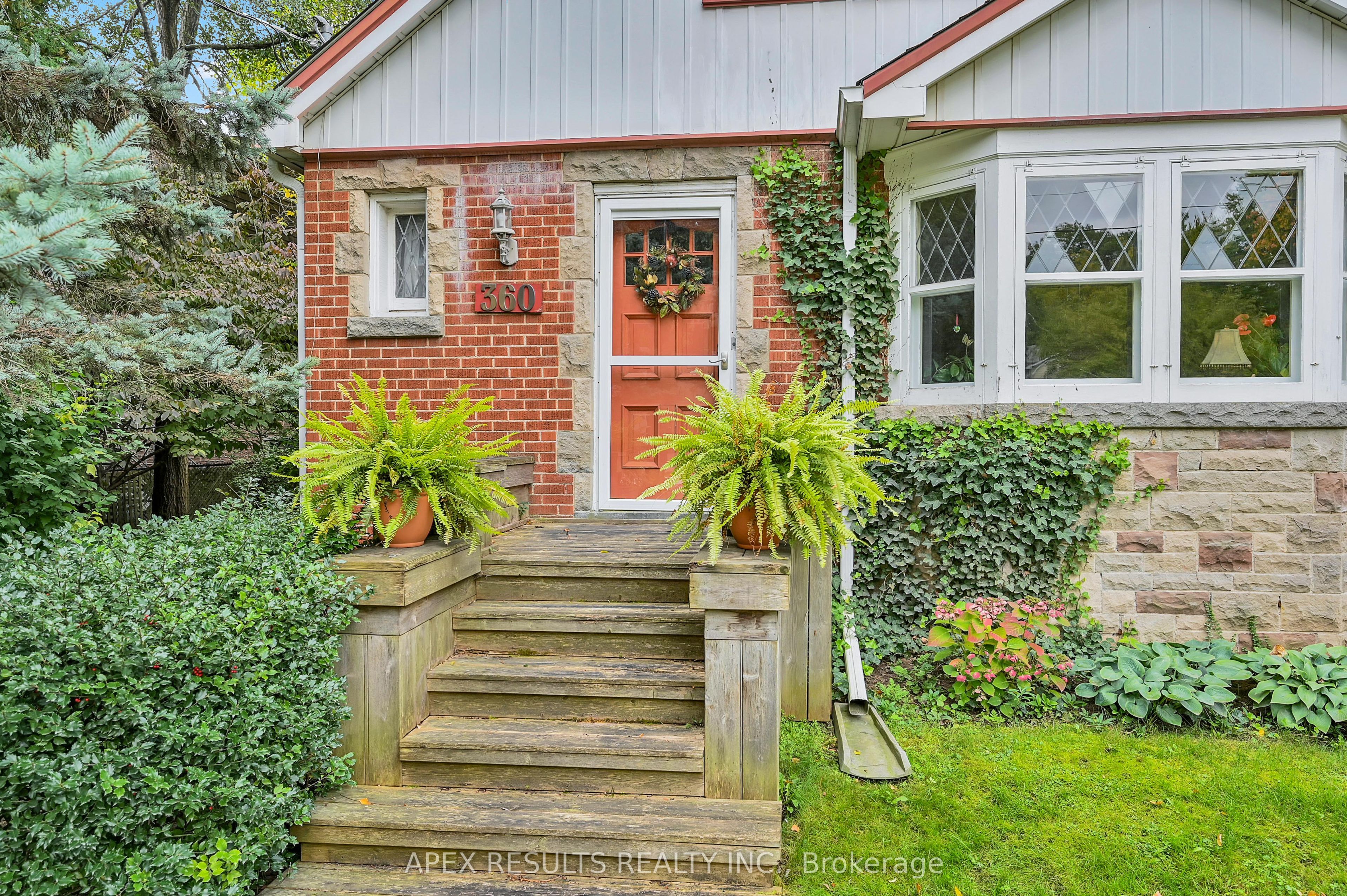 Photo 44 of 360 Guelph Line, Burlington, Brant — HOMEH