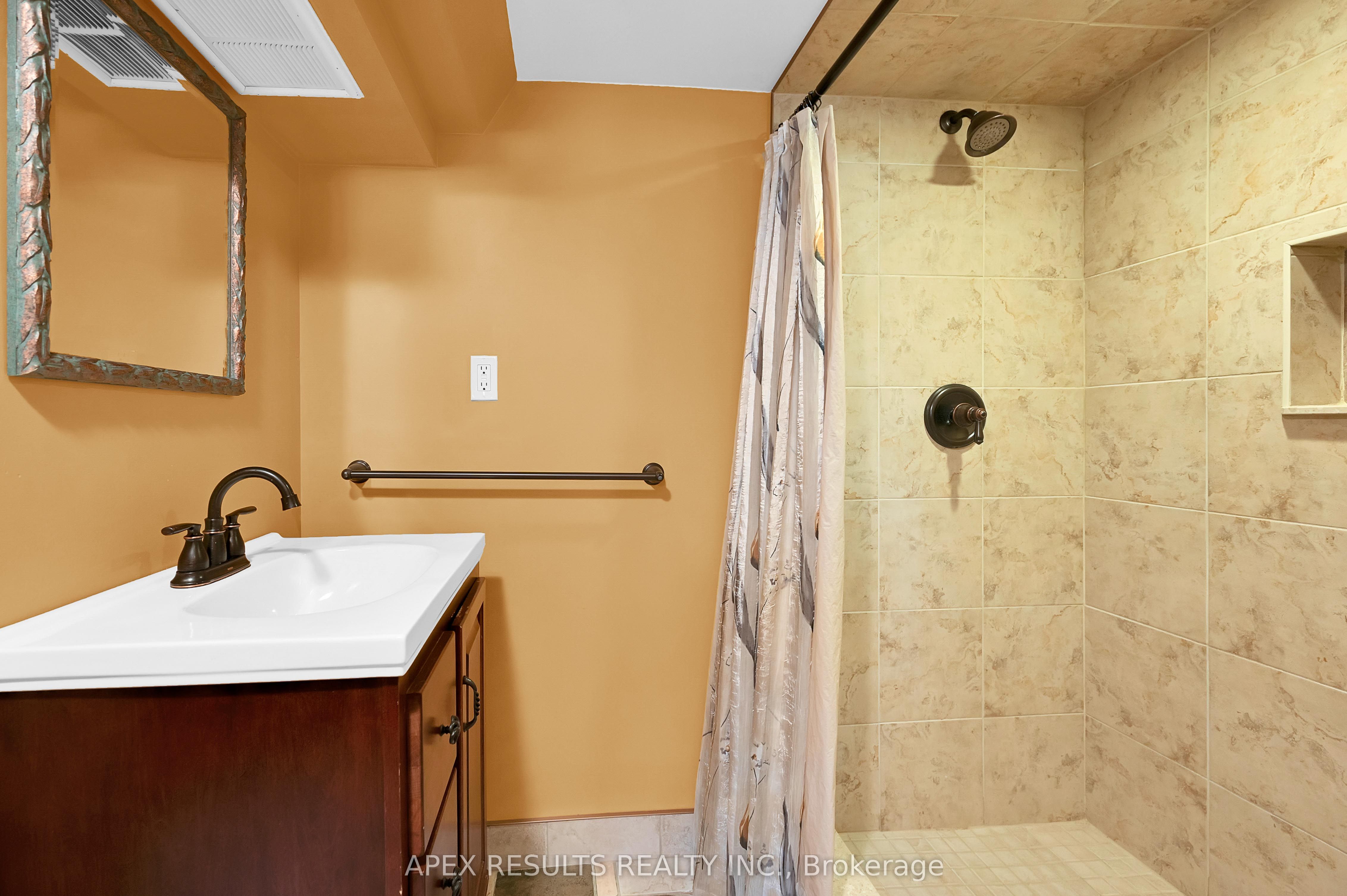 Photo 73 of 360 Guelph Line, Burlington, Brant — HOMEH
