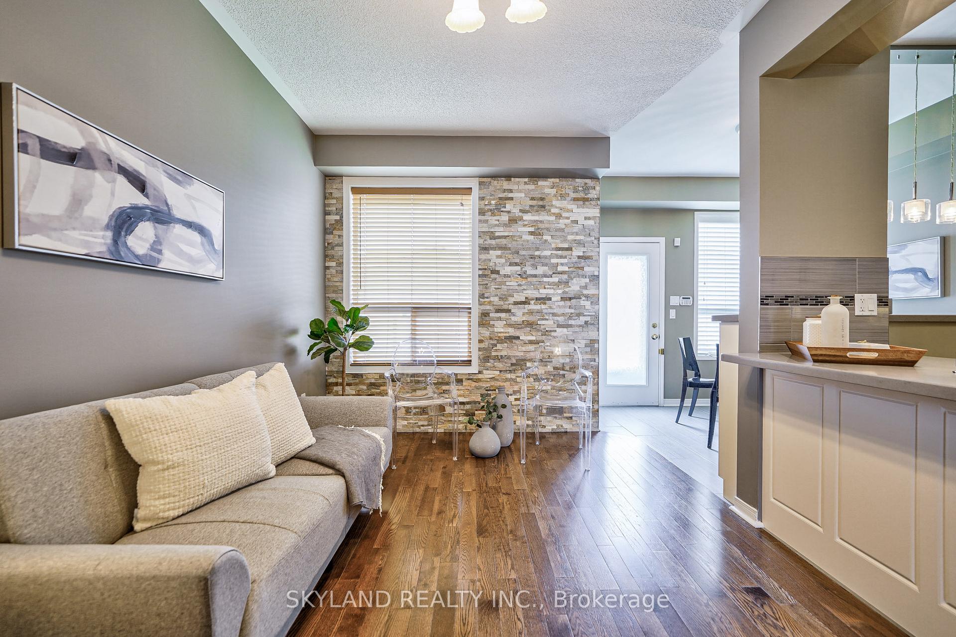 Photo 10 of 824 Castlemore Avenue, Markham, Wismer — HOMEH
