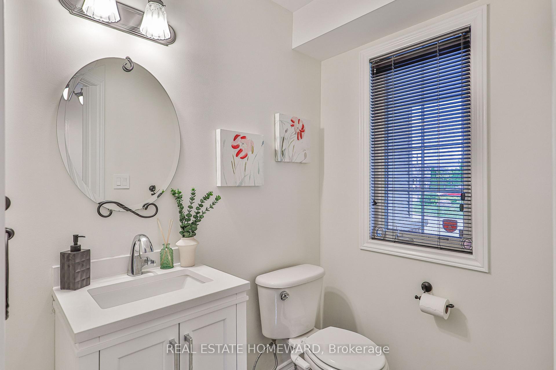 Photo 5 of 19 Rampart Crescent, Whitby, Williamsburg — HOMEH