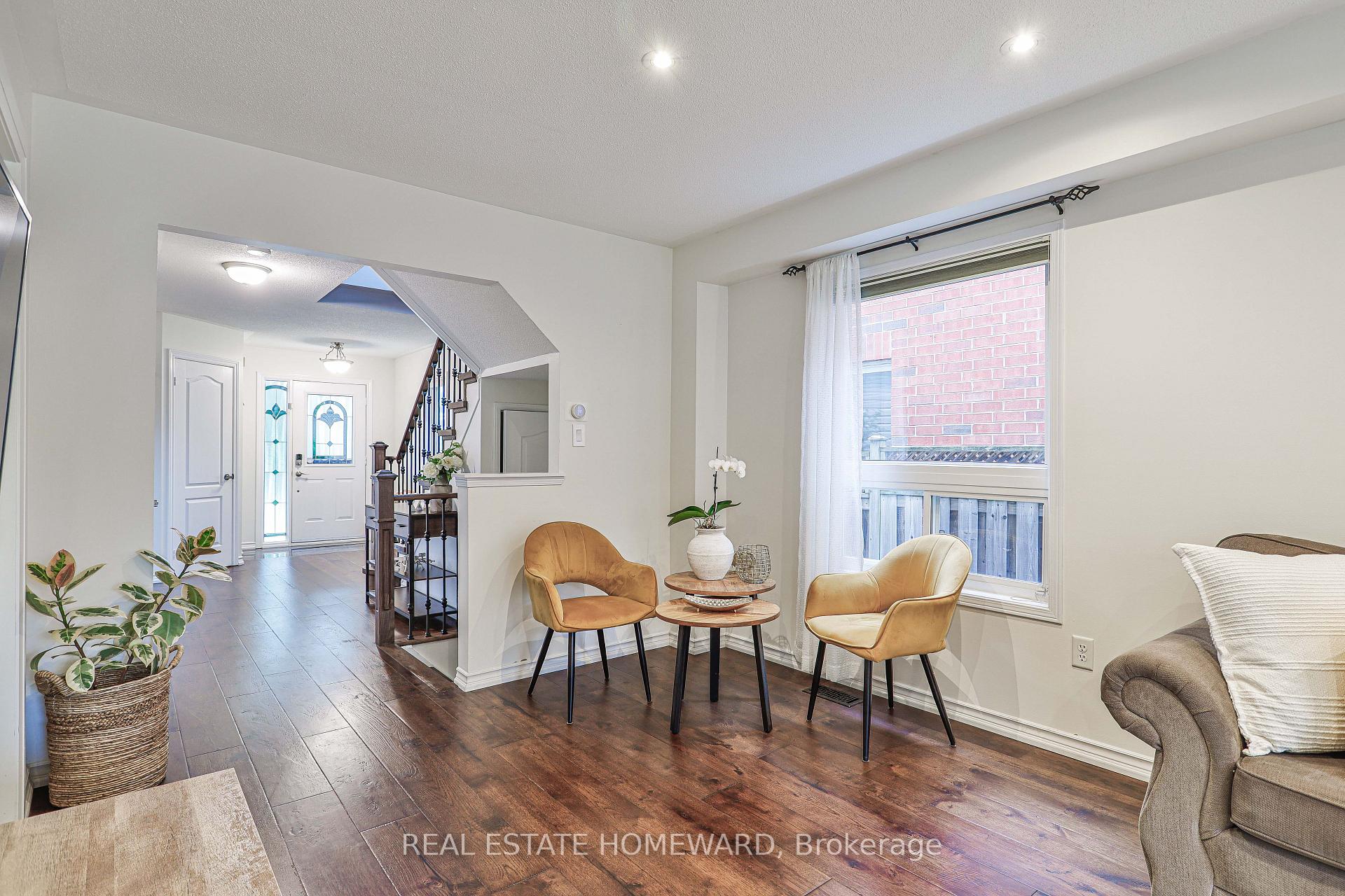 Photo 7 of 19 Rampart Crescent, Whitby, Williamsburg — HOMEH