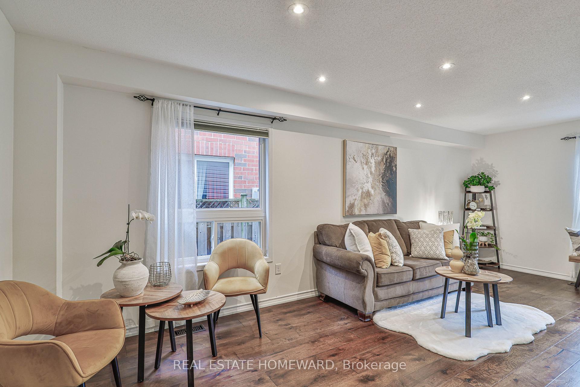 Photo 8 of 19 Rampart Crescent, Whitby, Williamsburg — HOMEH