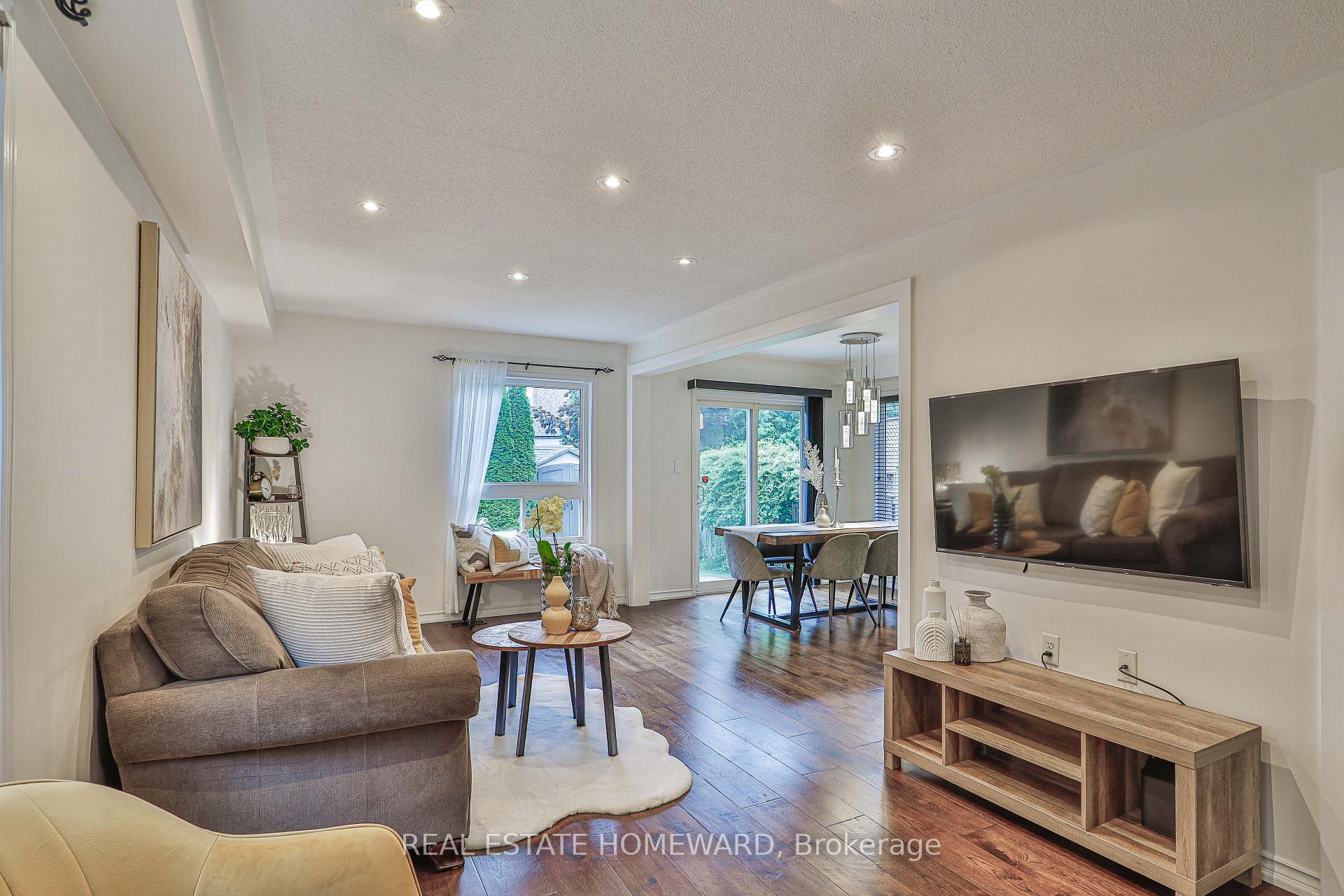 Photo 9 of 19 Rampart Crescent, Whitby, Williamsburg — HOMEH