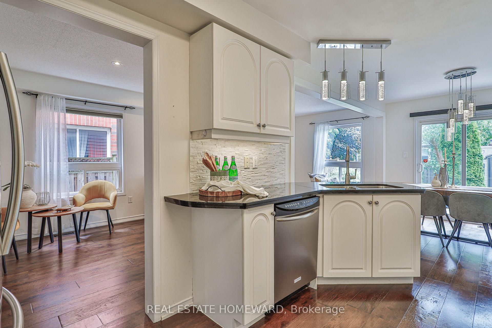 Photo 13 of 19 Rampart Crescent, Whitby, Williamsburg — HOMEH